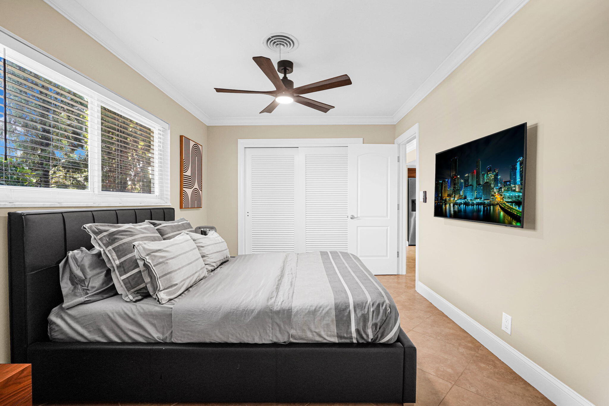 IMPERIAL POINT 1 SEC - Residential