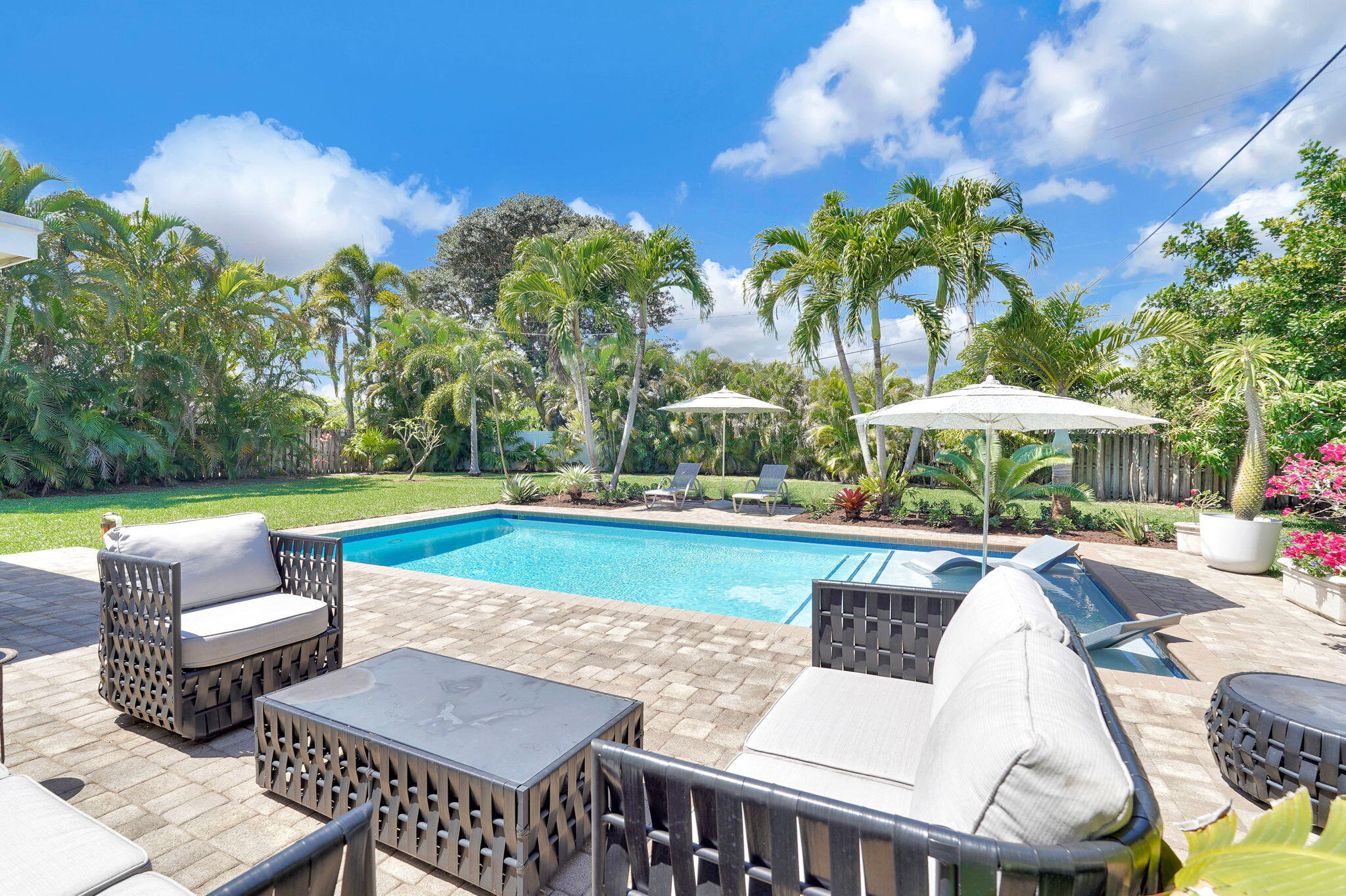 IMPERIAL POINT 1 SEC - Residential