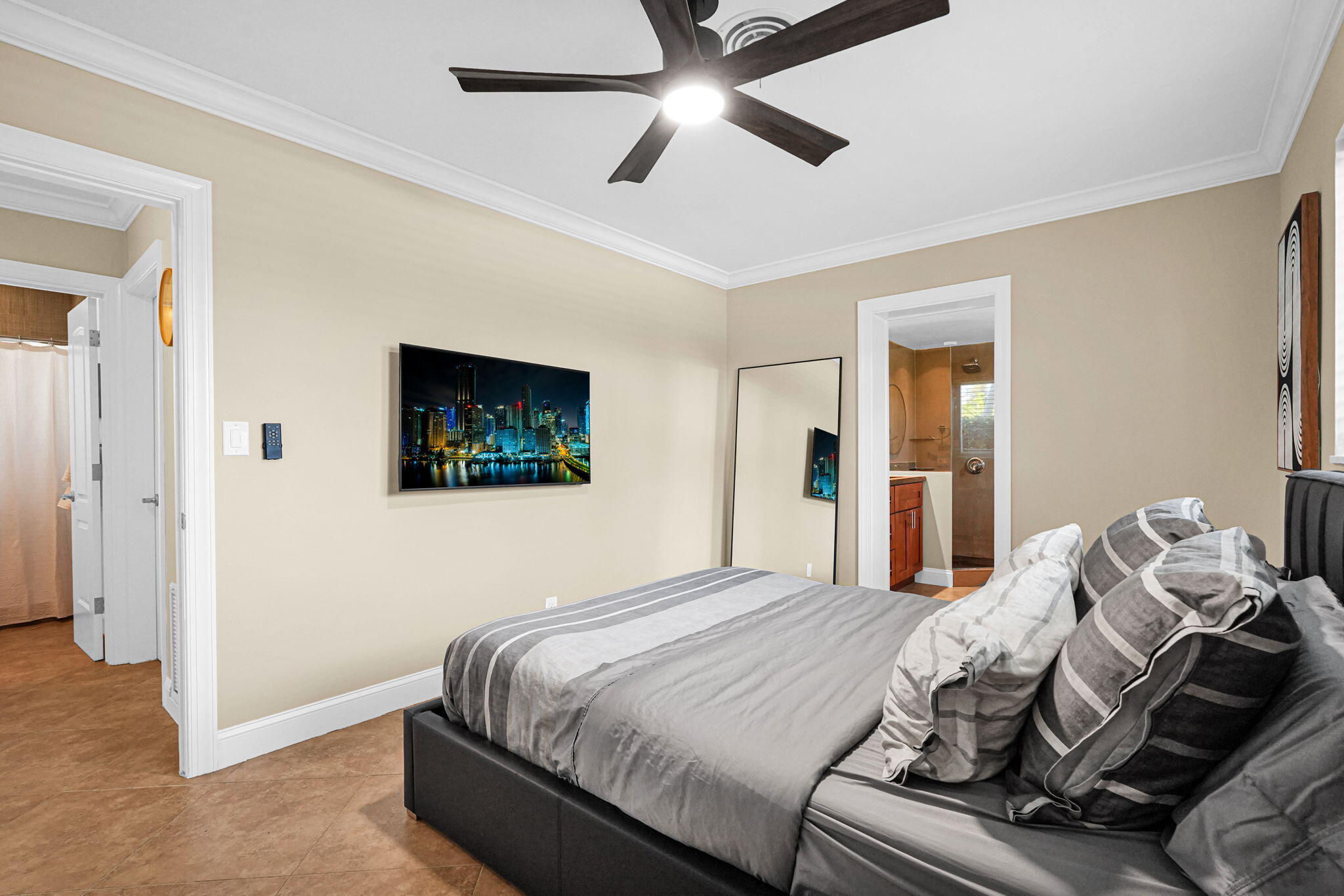 IMPERIAL POINT 1 SEC - Residential