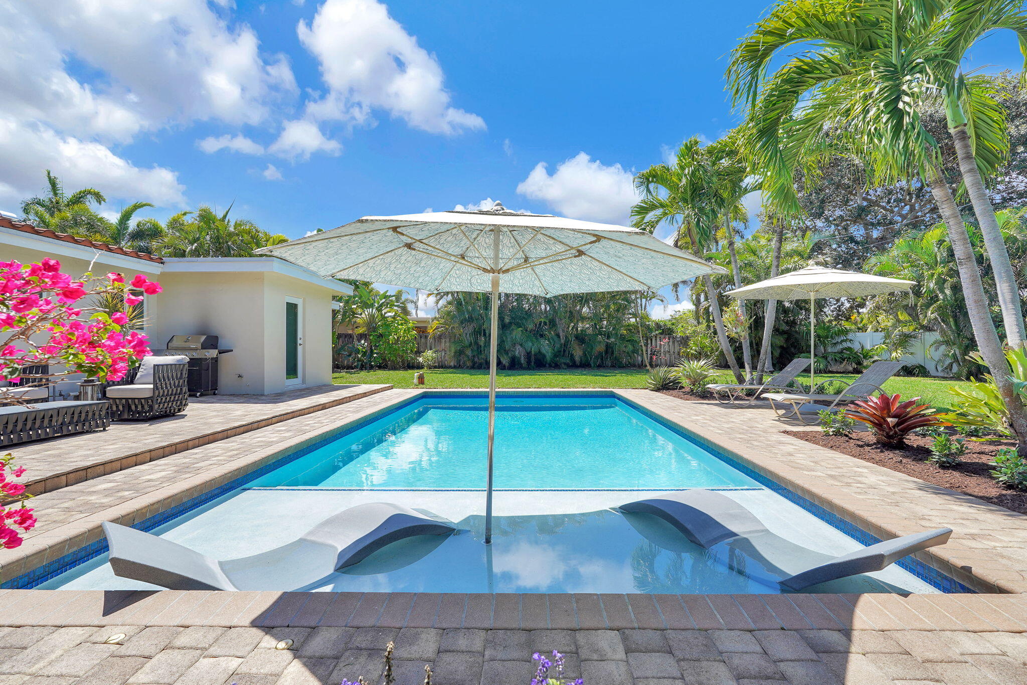 IMPERIAL POINT 1 SEC - Residential