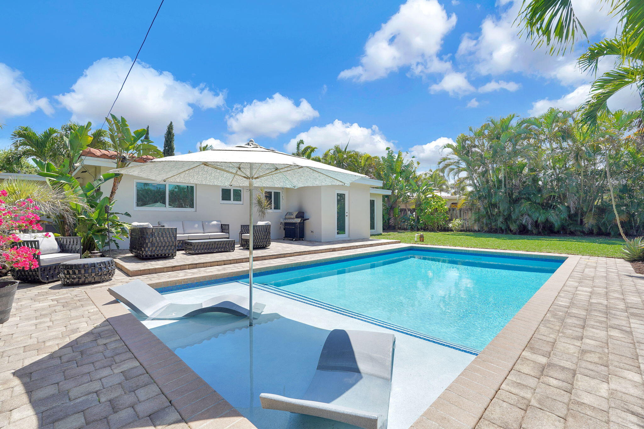 IMPERIAL POINT 1 SEC - Residential