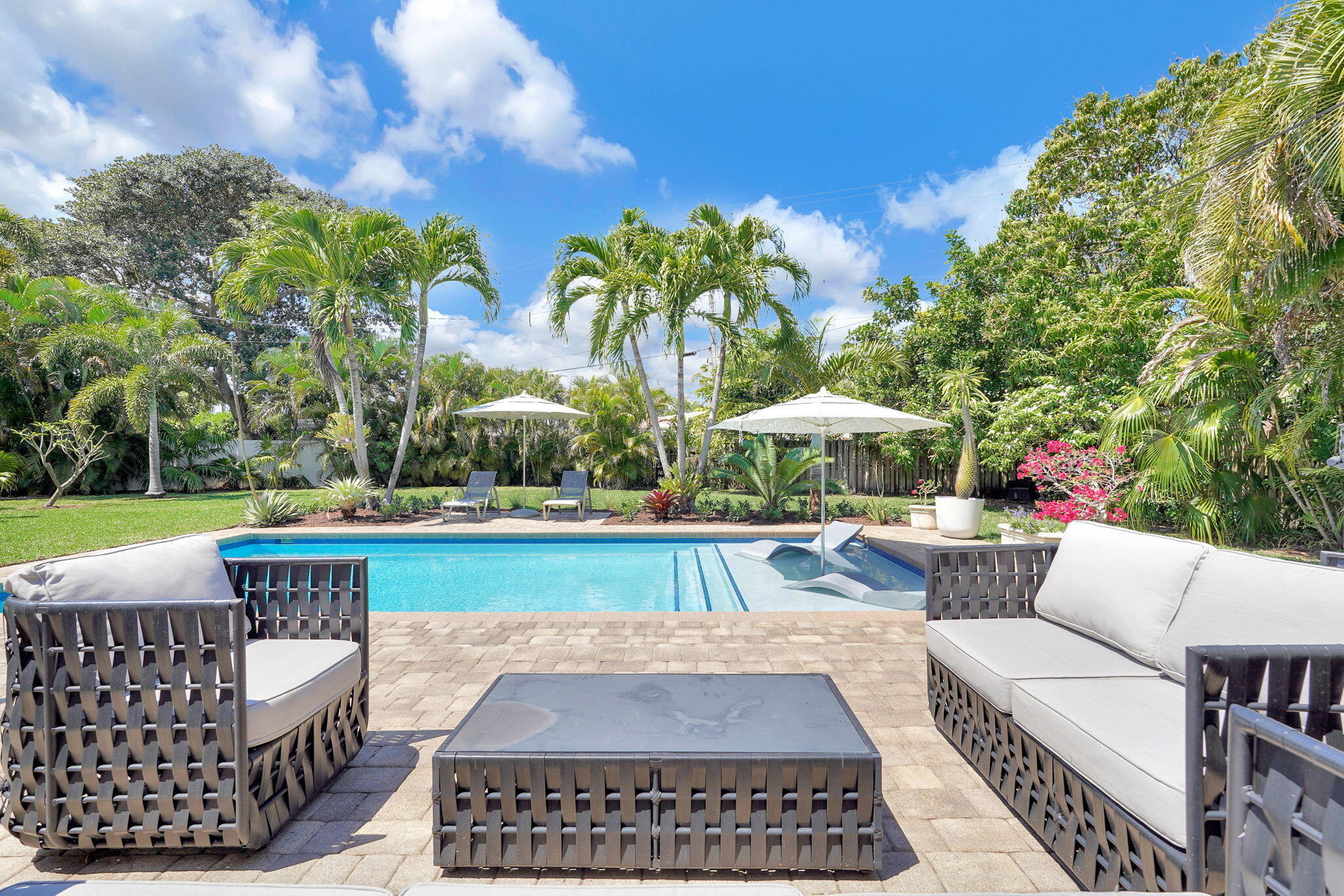 IMPERIAL POINT 1 SEC - Residential