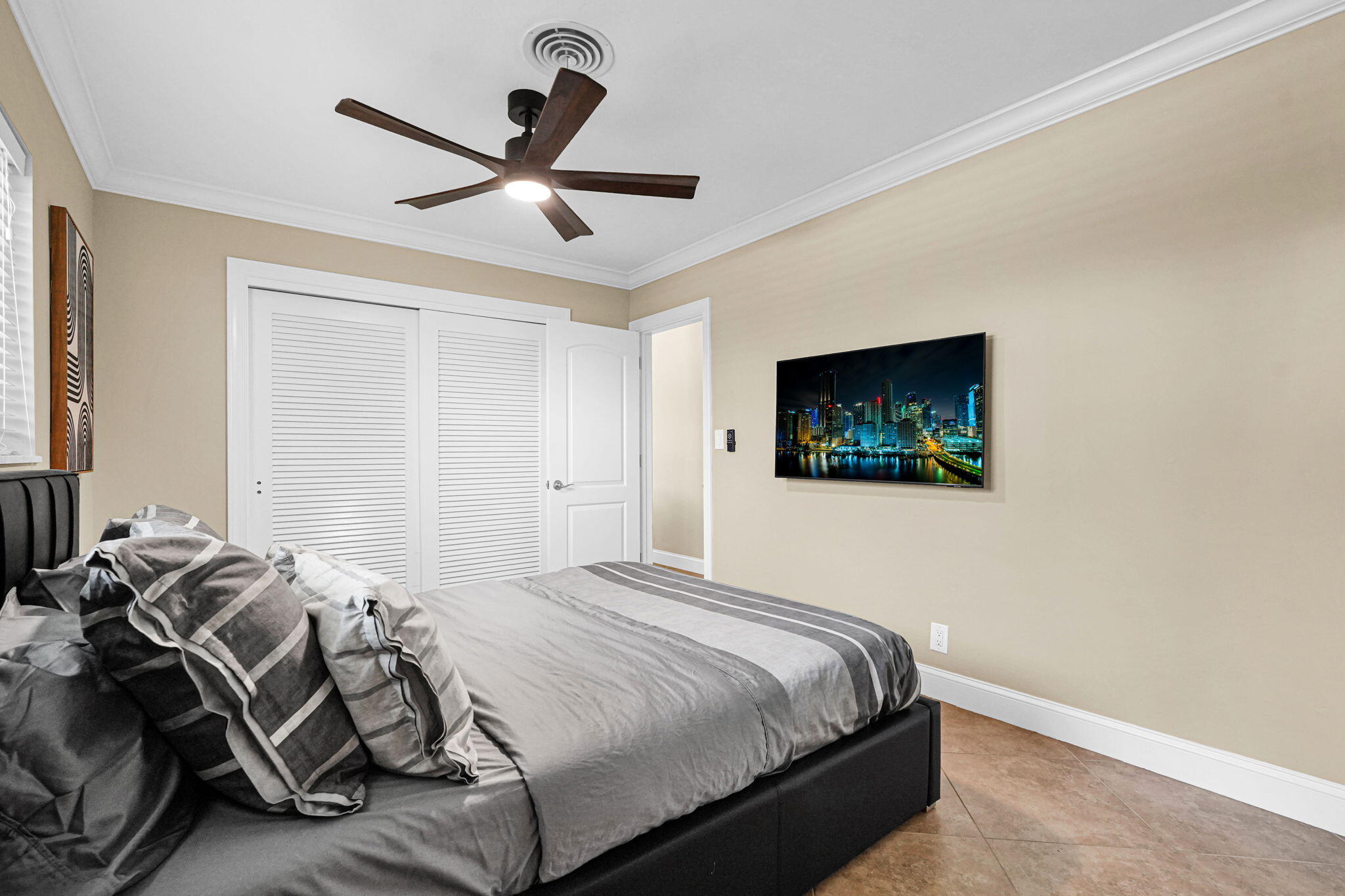 IMPERIAL POINT 1 SEC - Residential