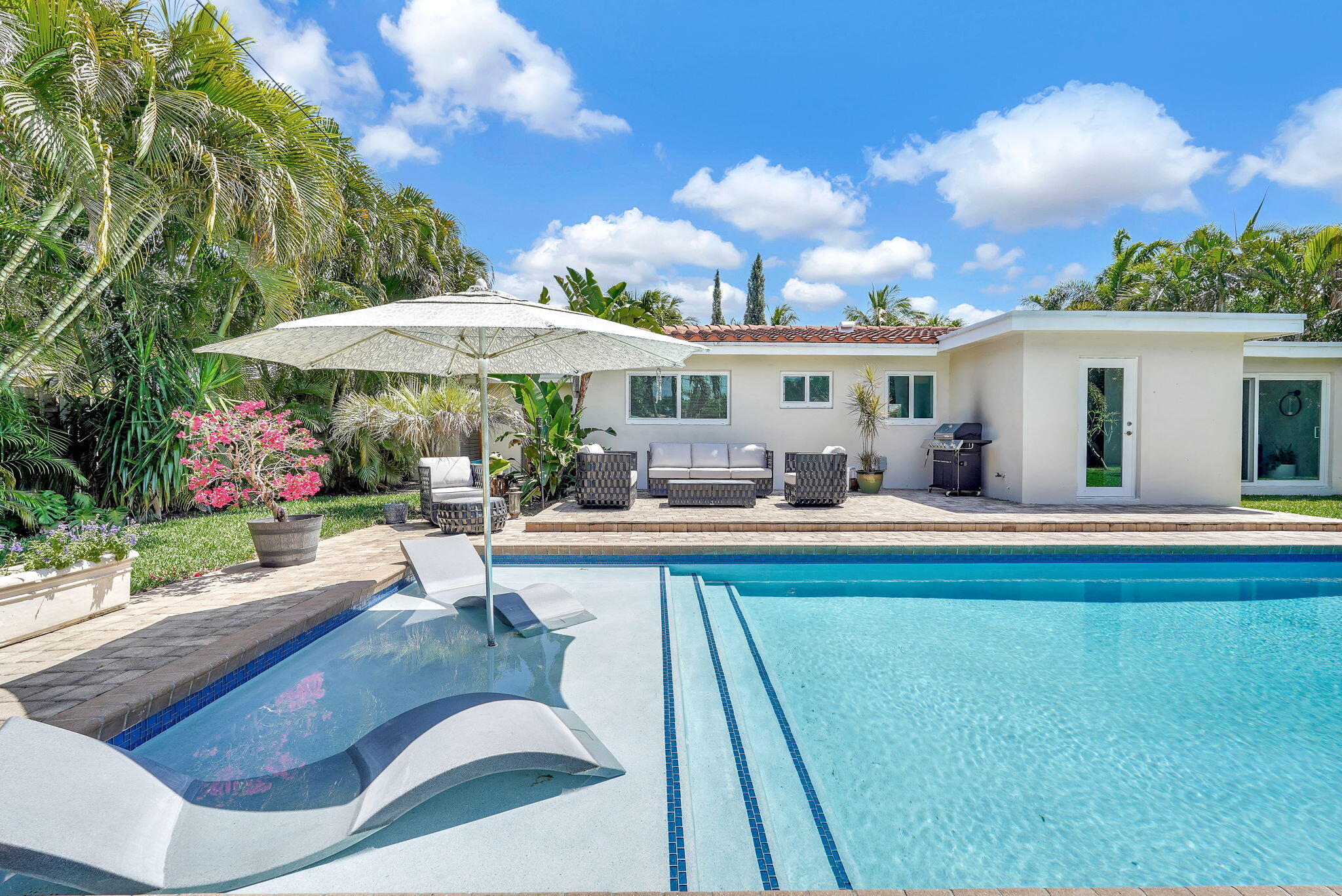 IMPERIAL POINT 1 SEC - Residential