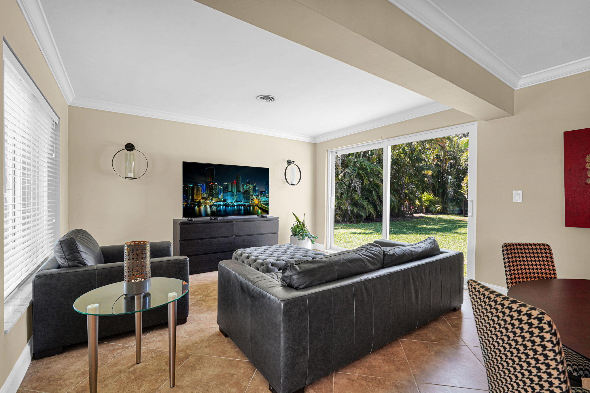 IMPERIAL POINT 1 SEC - Residential