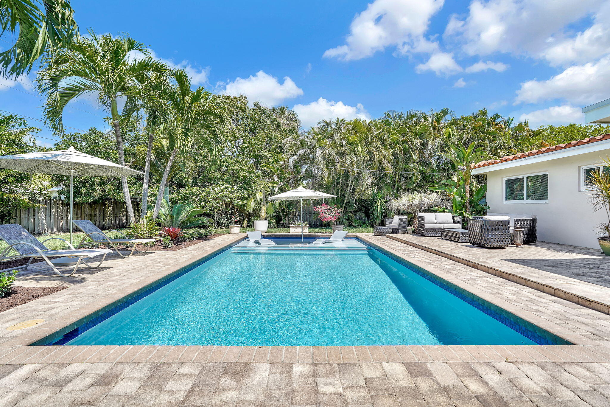 IMPERIAL POINT 1 SEC - Residential