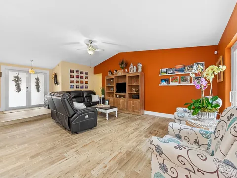 6440 NW 201st Ter, Hialeah, FL MLS: F10498748