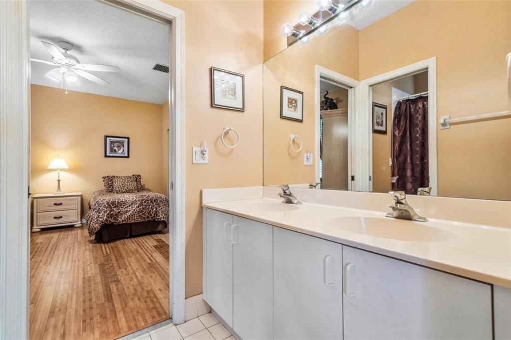 Fox Ridge 157-8 B - Residential