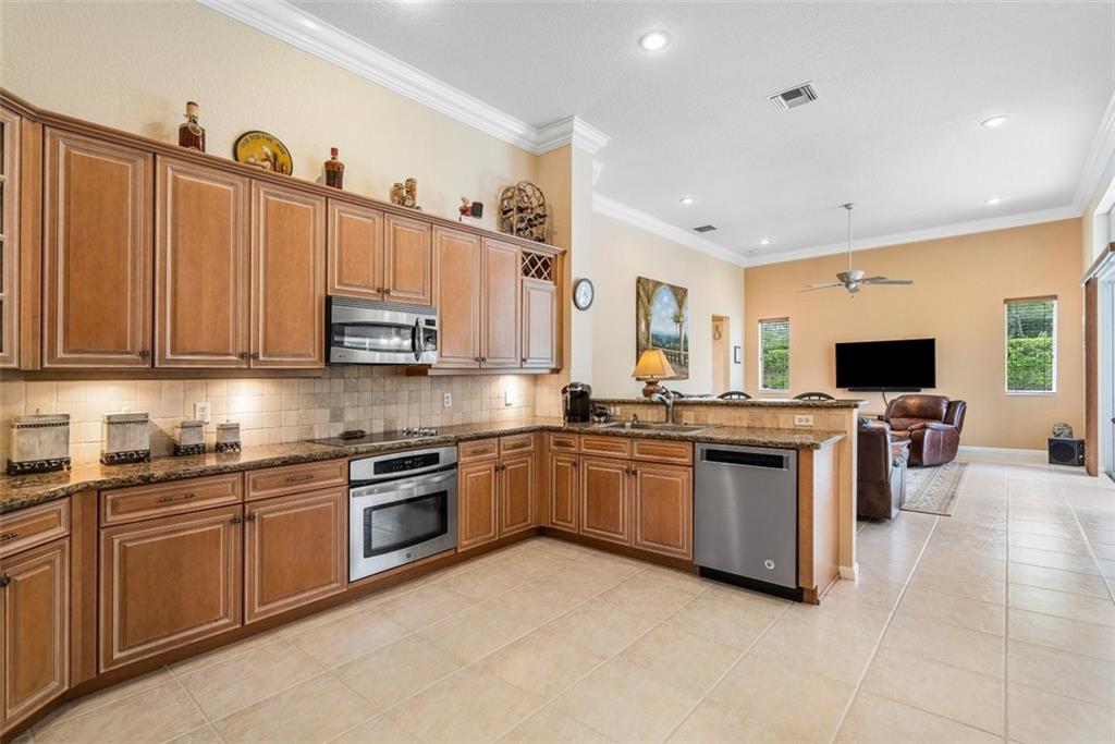 Fox Ridge 157-8 B - Residential