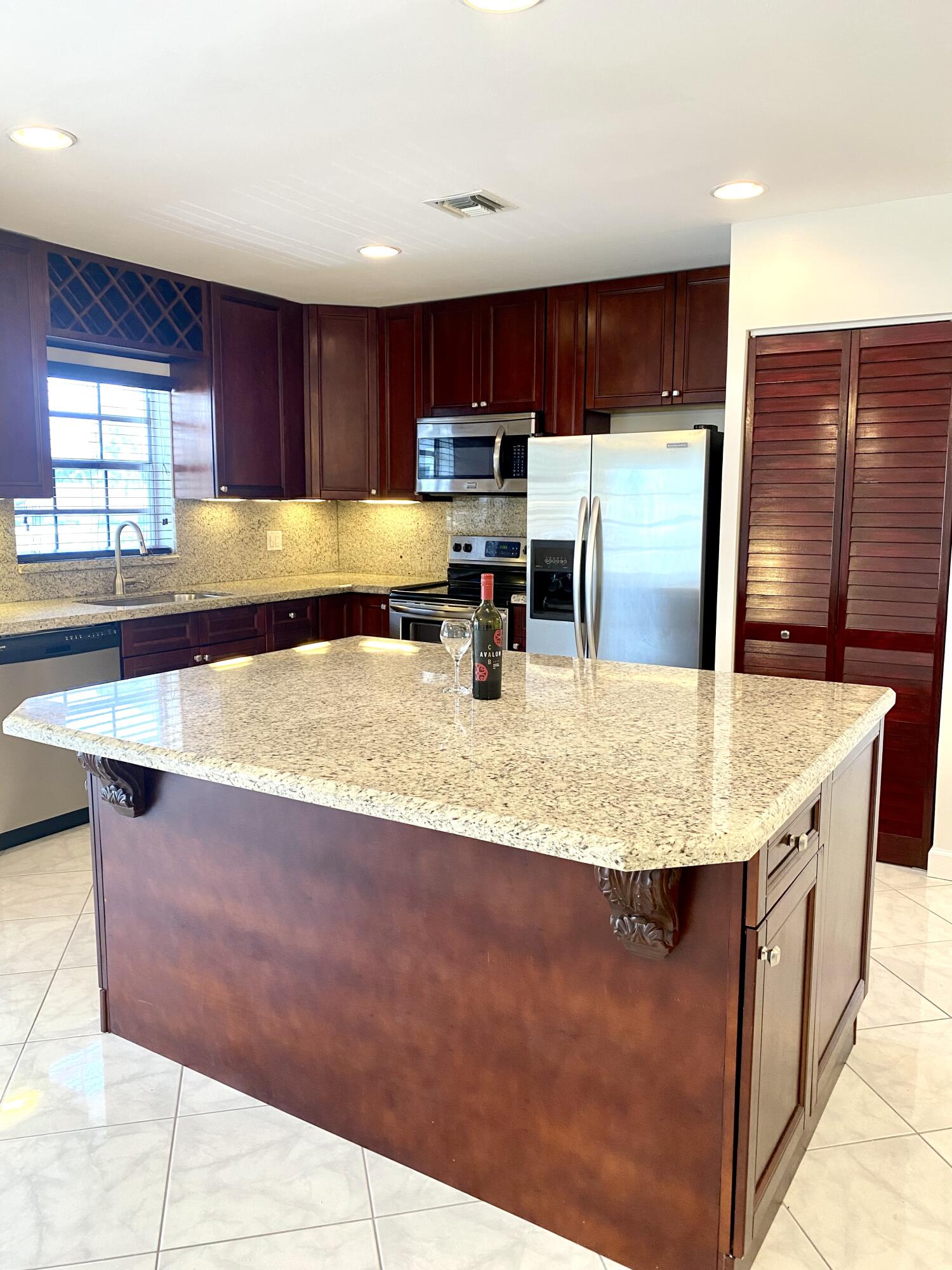 HIGH POINT OF FORT PIERCE CONDOMINIUM SECTION 3 - Residential