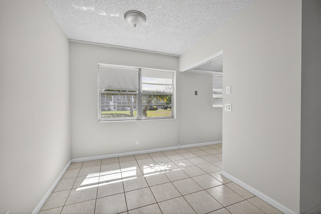Photo of 93 Dorchester E, West Palm Beach, FL 33417 (MLS # R11166163)