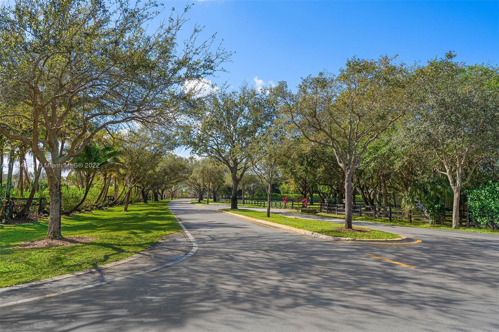 PALM BEACH POINT - Residential