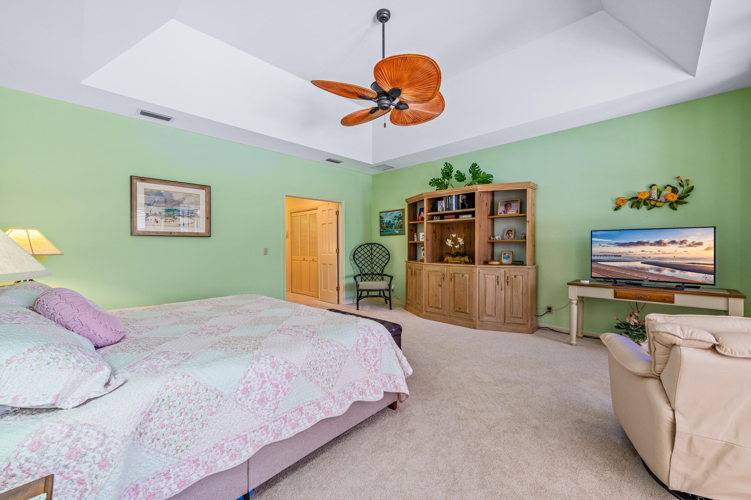 JUPITER HILLS VILLAGE - Residential