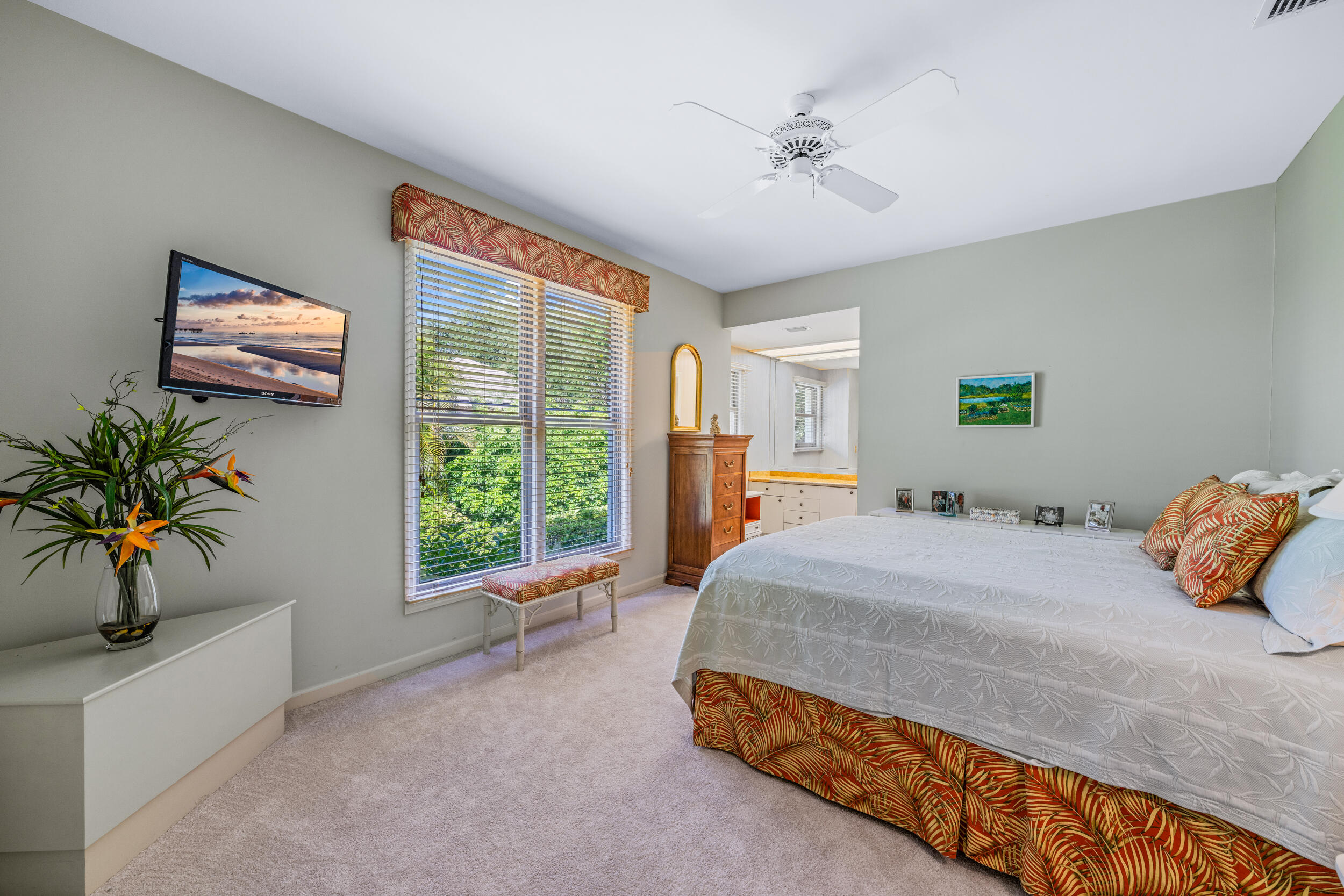 JUPITER HILLS VILLAGE - Residential