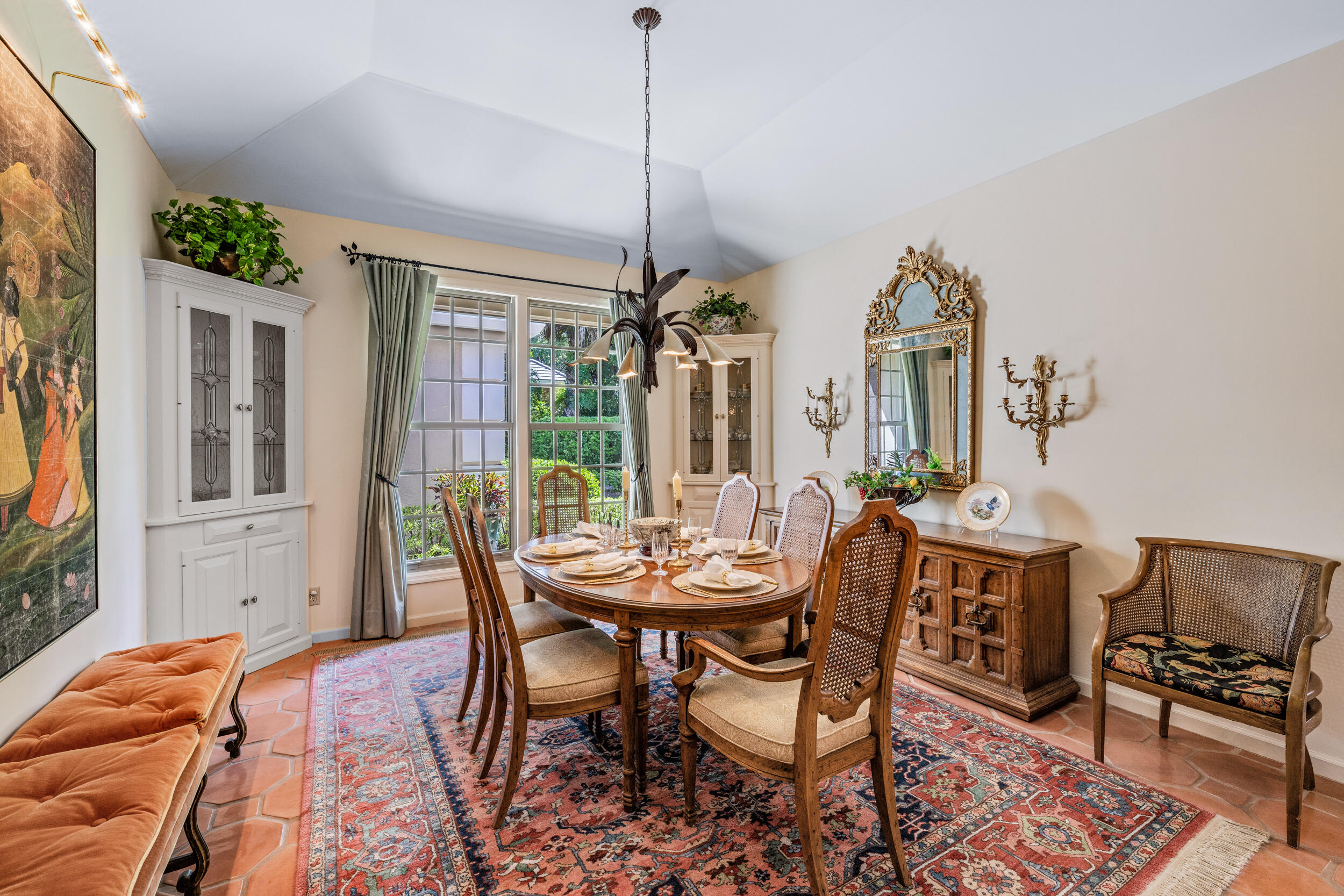 JUPITER HILLS VILLAGE - Residential