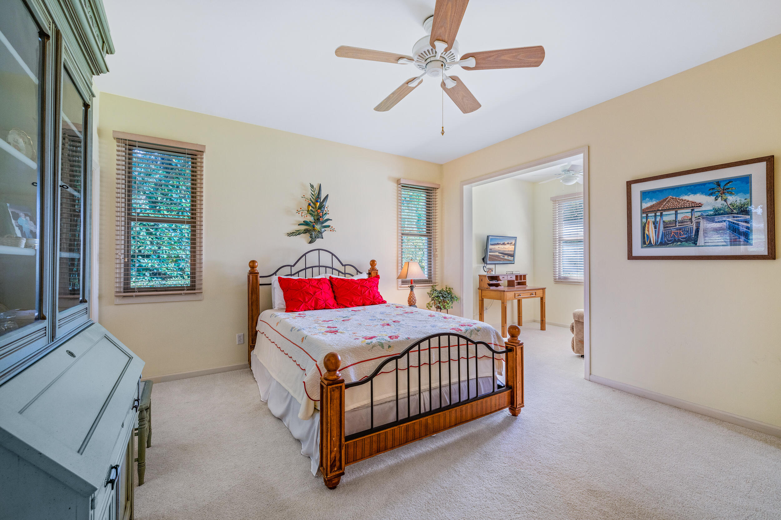 JUPITER HILLS VILLAGE - Residential