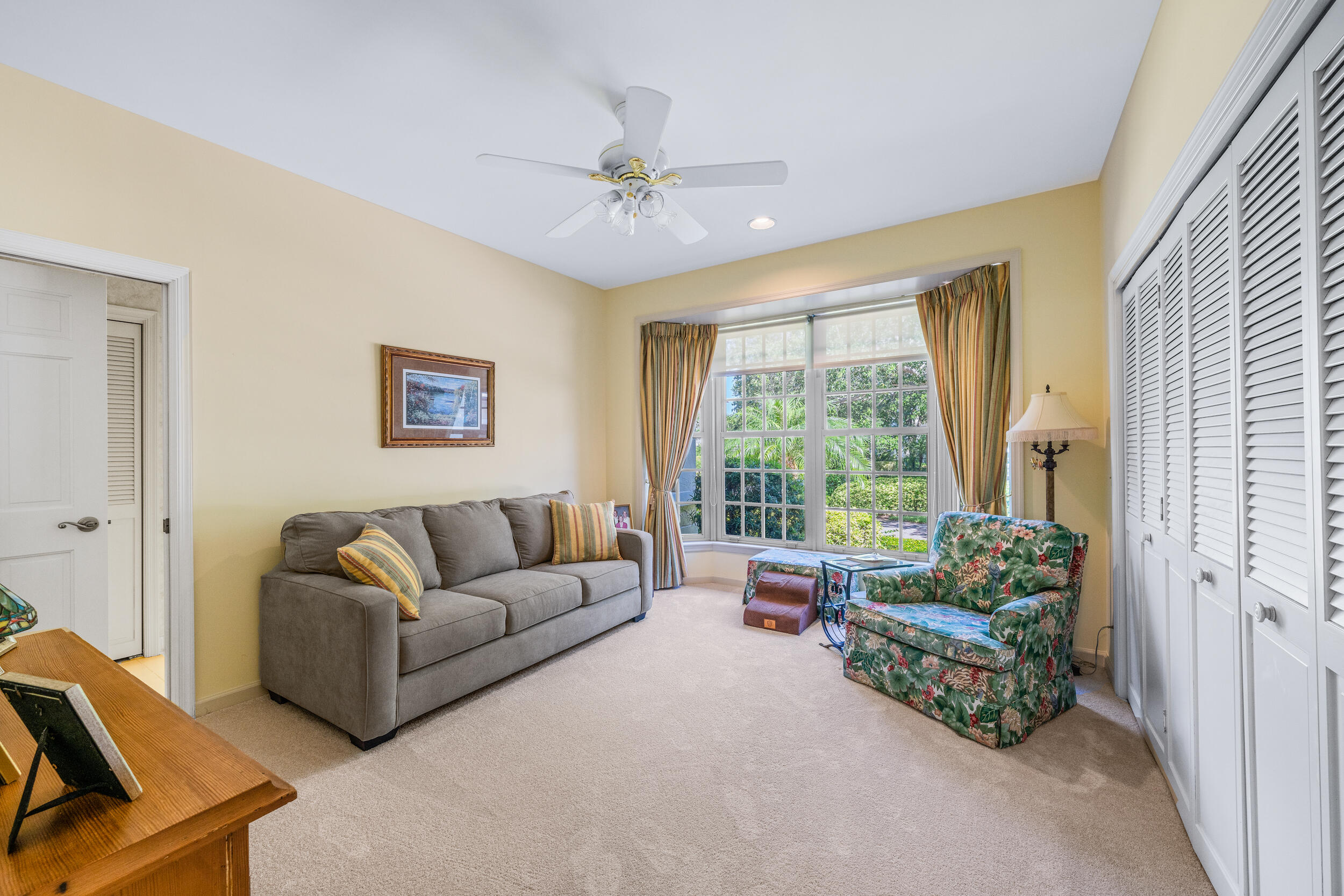 JUPITER HILLS VILLAGE - Residential