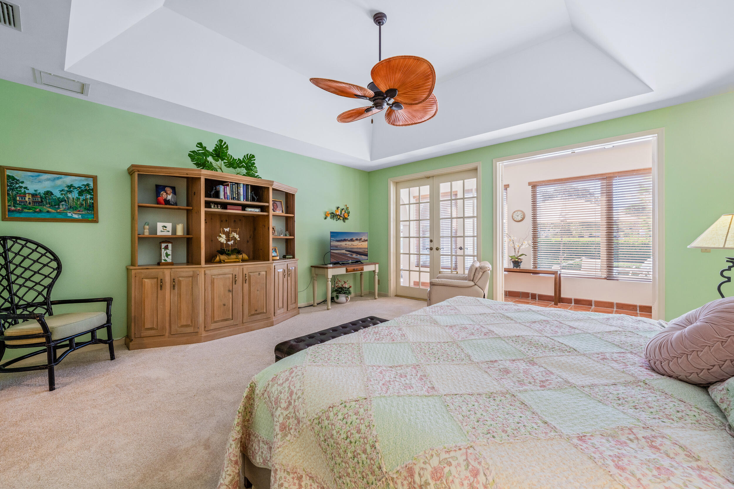 JUPITER HILLS VILLAGE - Residential