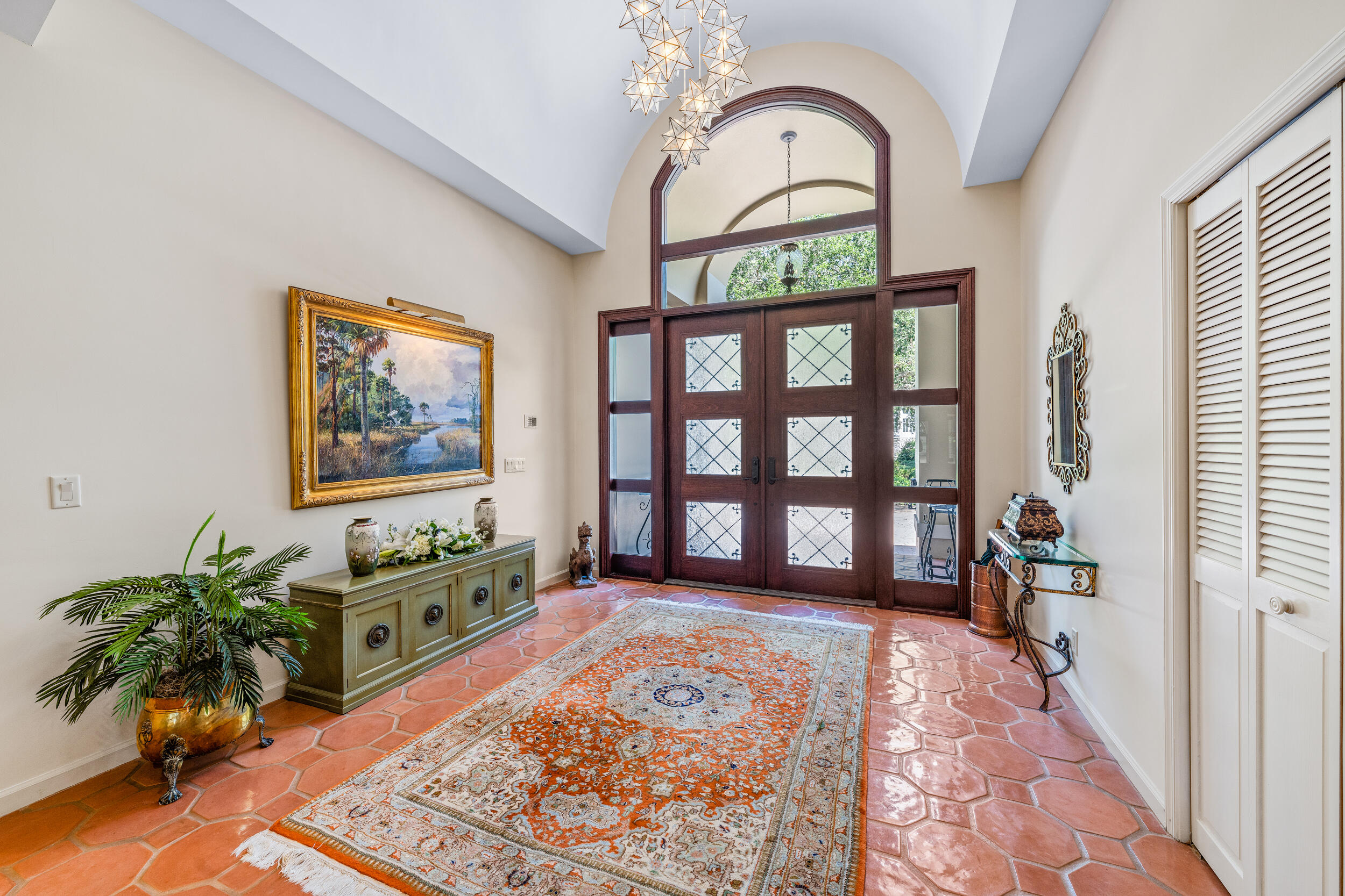 JUPITER HILLS VILLAGE - Residential