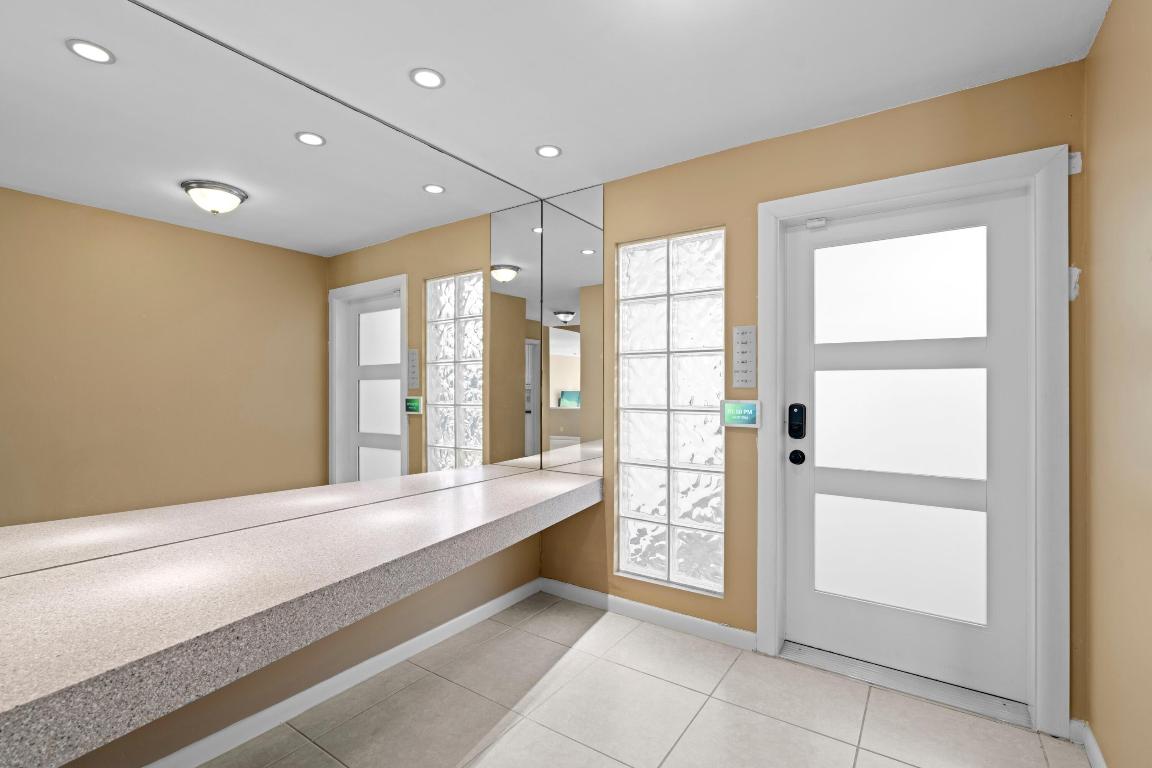 2435 Presidential Way E