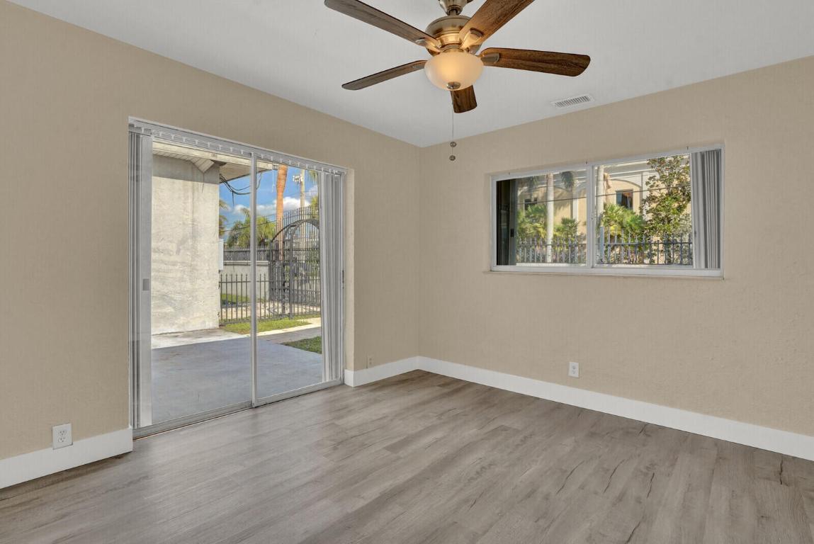 SPANISH VILLAGE - Residential