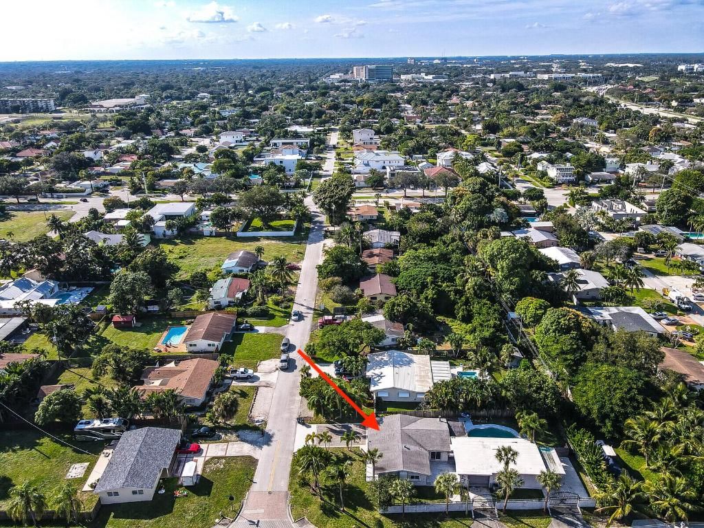 Photo of 101 NW 9th Street, Boca Raton, FL 33432 (MLS # R11151512)