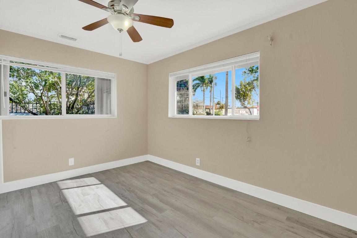 SPANISH VILLAGE - Residential