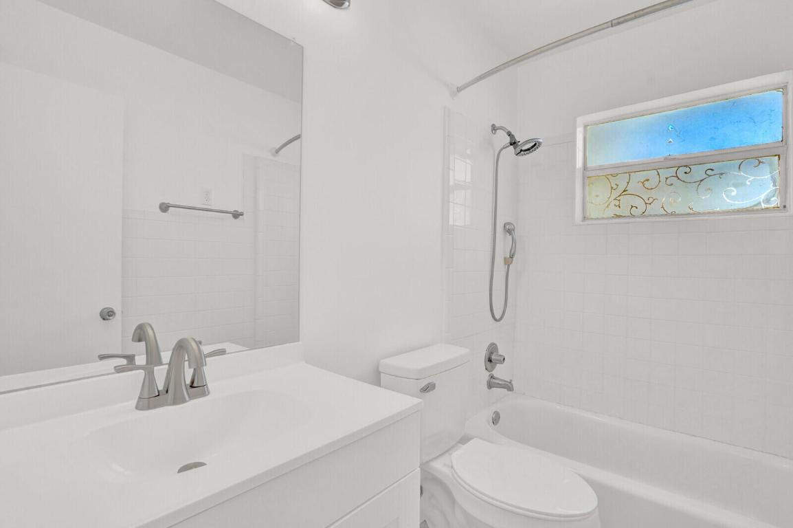 SPANISH VILLAGE - Residential