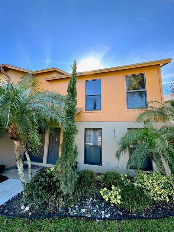 SANDTREE - Residential Lease
