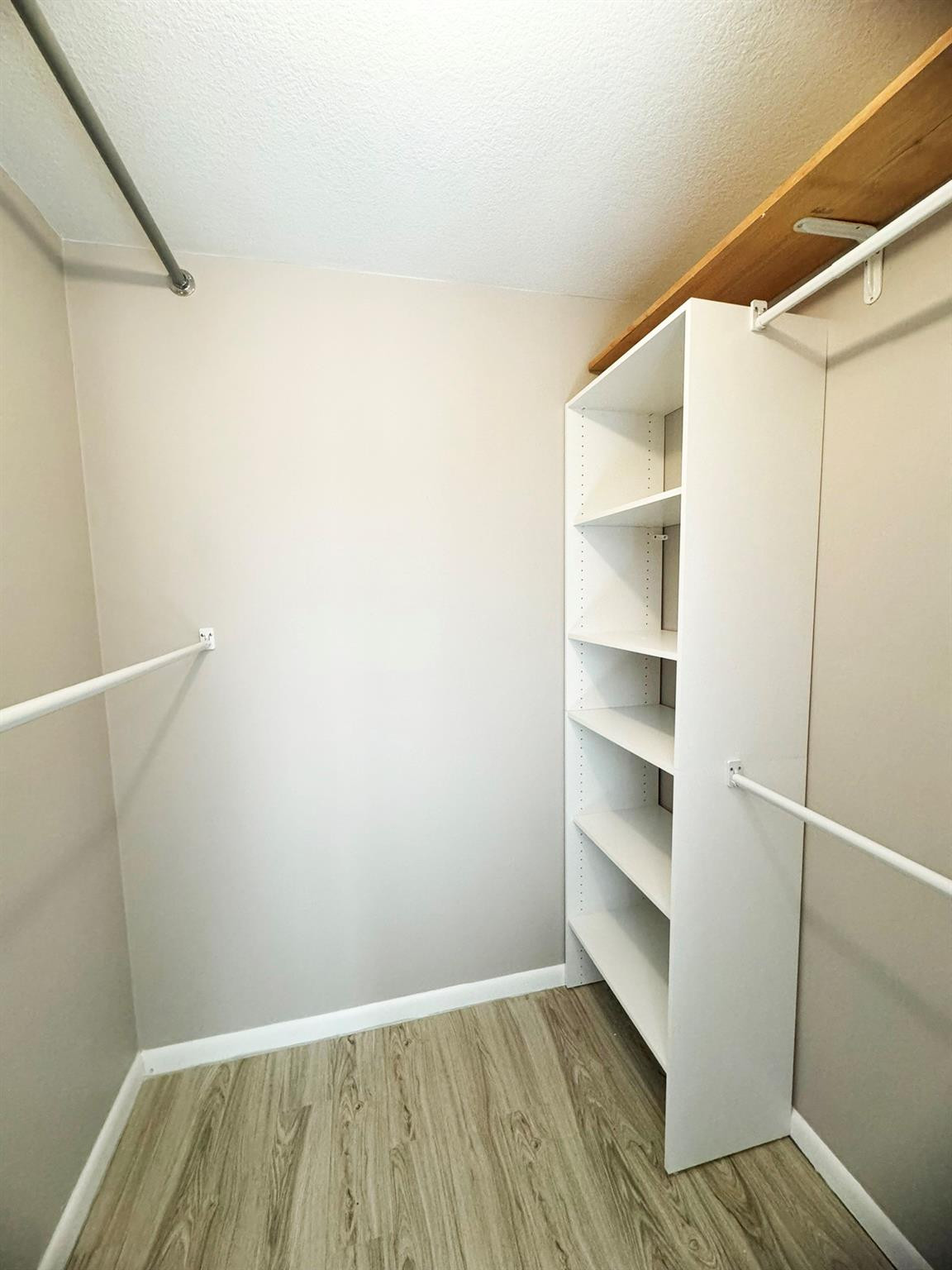 SANDTREE - Residential Lease