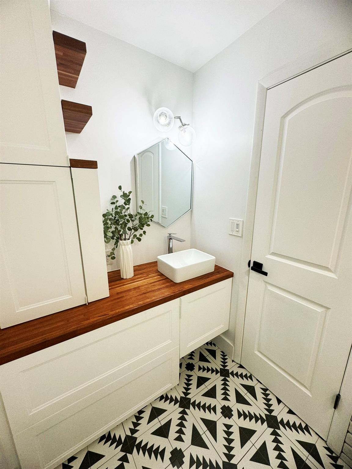 SANDTREE - Residential Lease