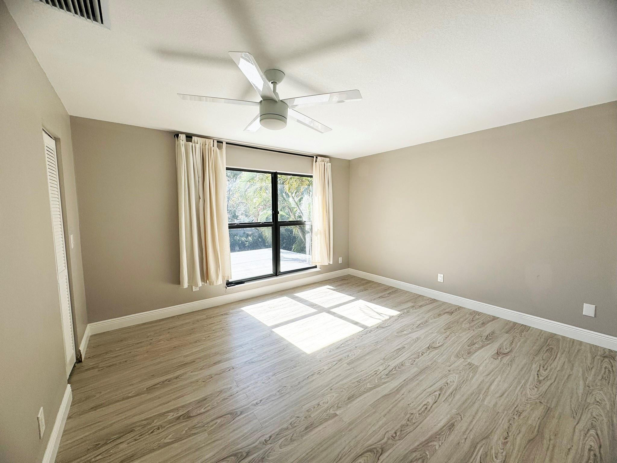 SANDTREE - Residential Lease