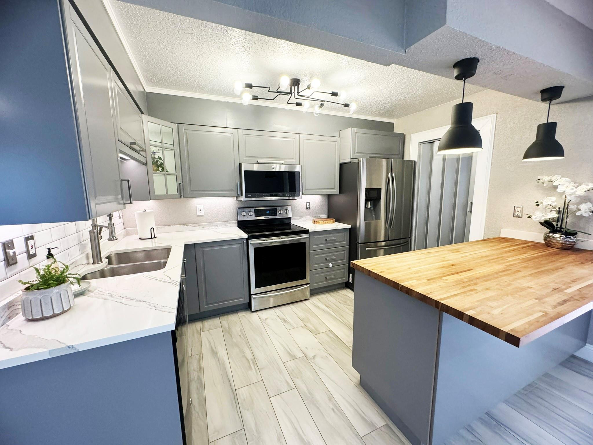 SANDTREE - Residential Lease