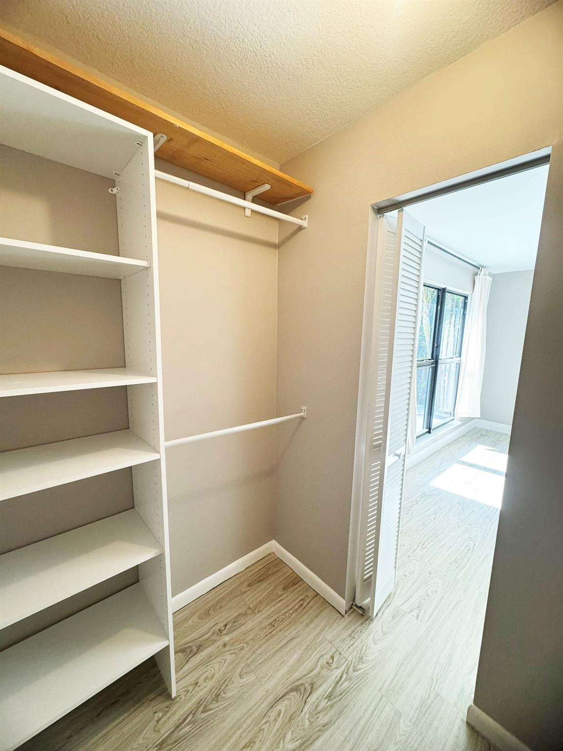 SANDTREE - Residential Lease