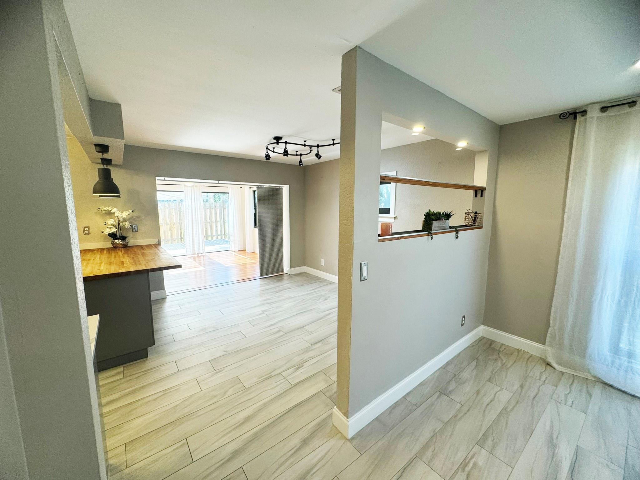 SANDTREE - Residential Lease