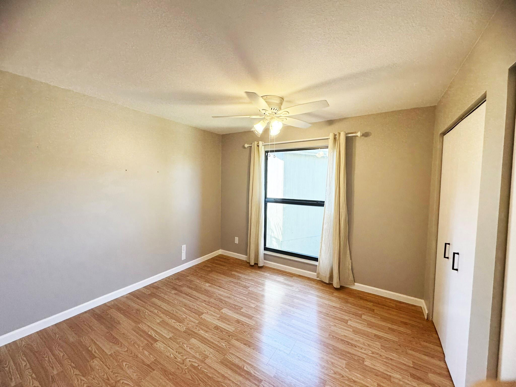 SANDTREE - Residential Lease