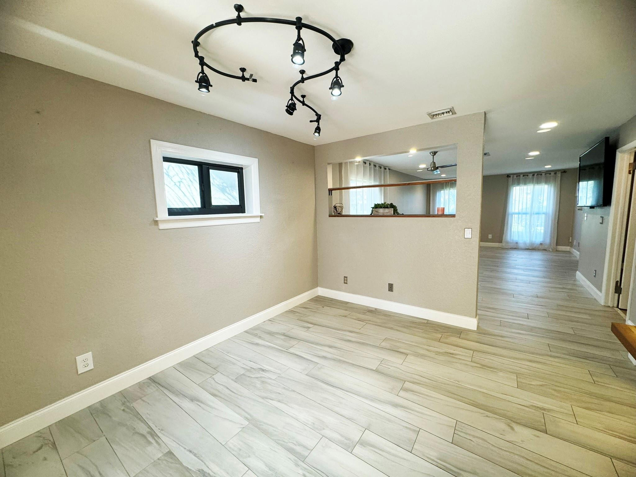 SANDTREE - Residential Lease