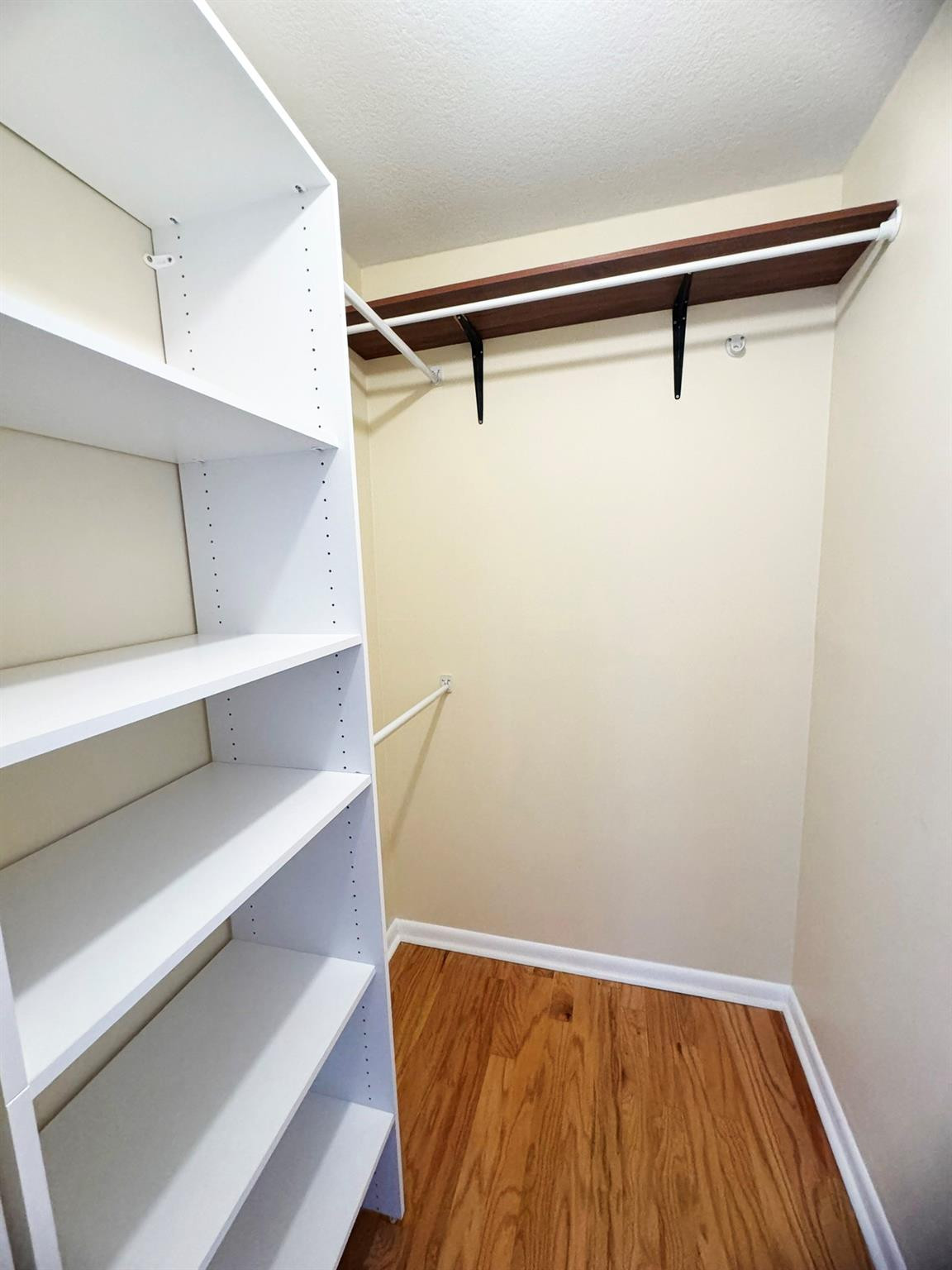 SANDTREE - Residential Lease