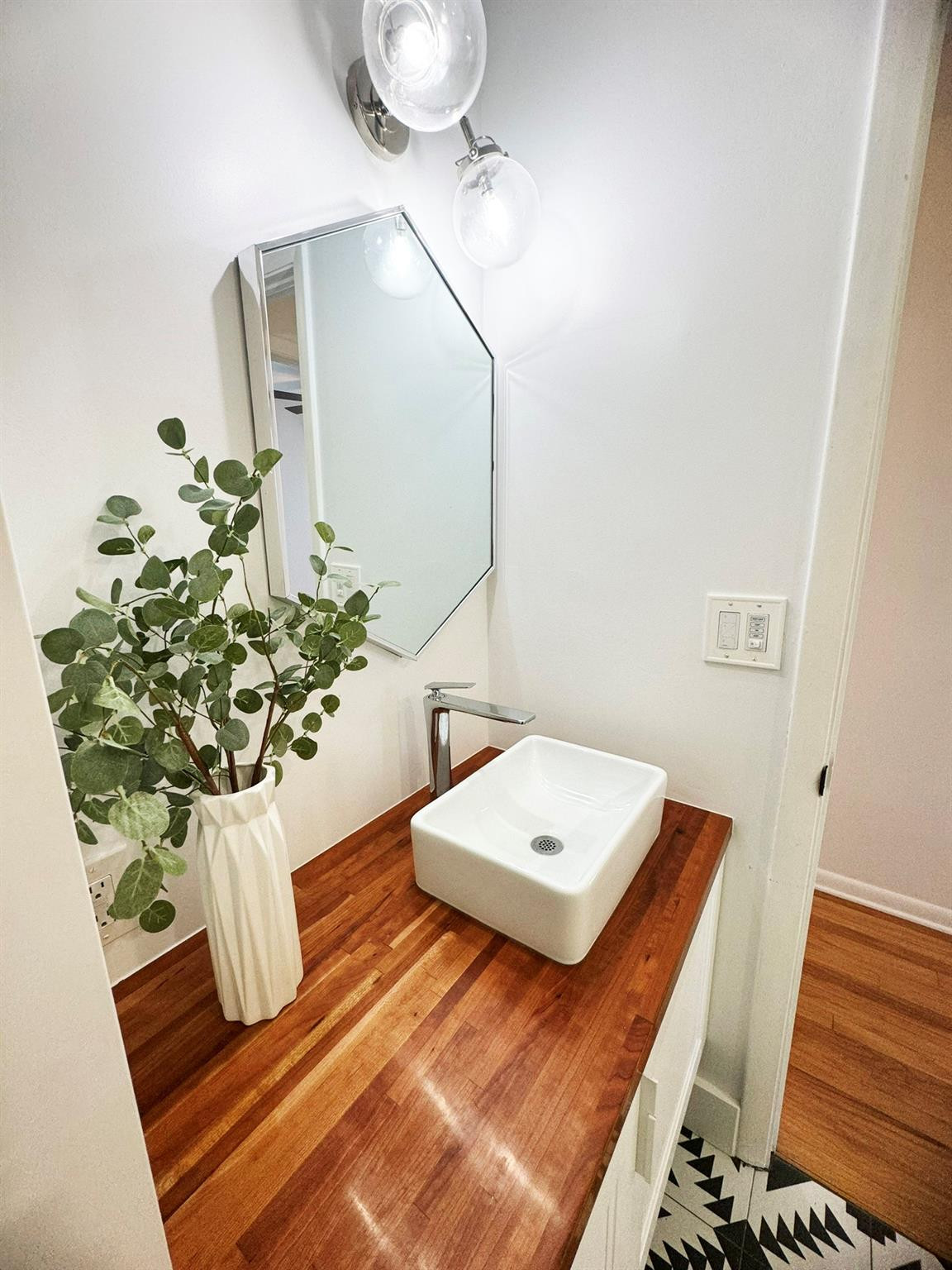 SANDTREE - Residential Lease