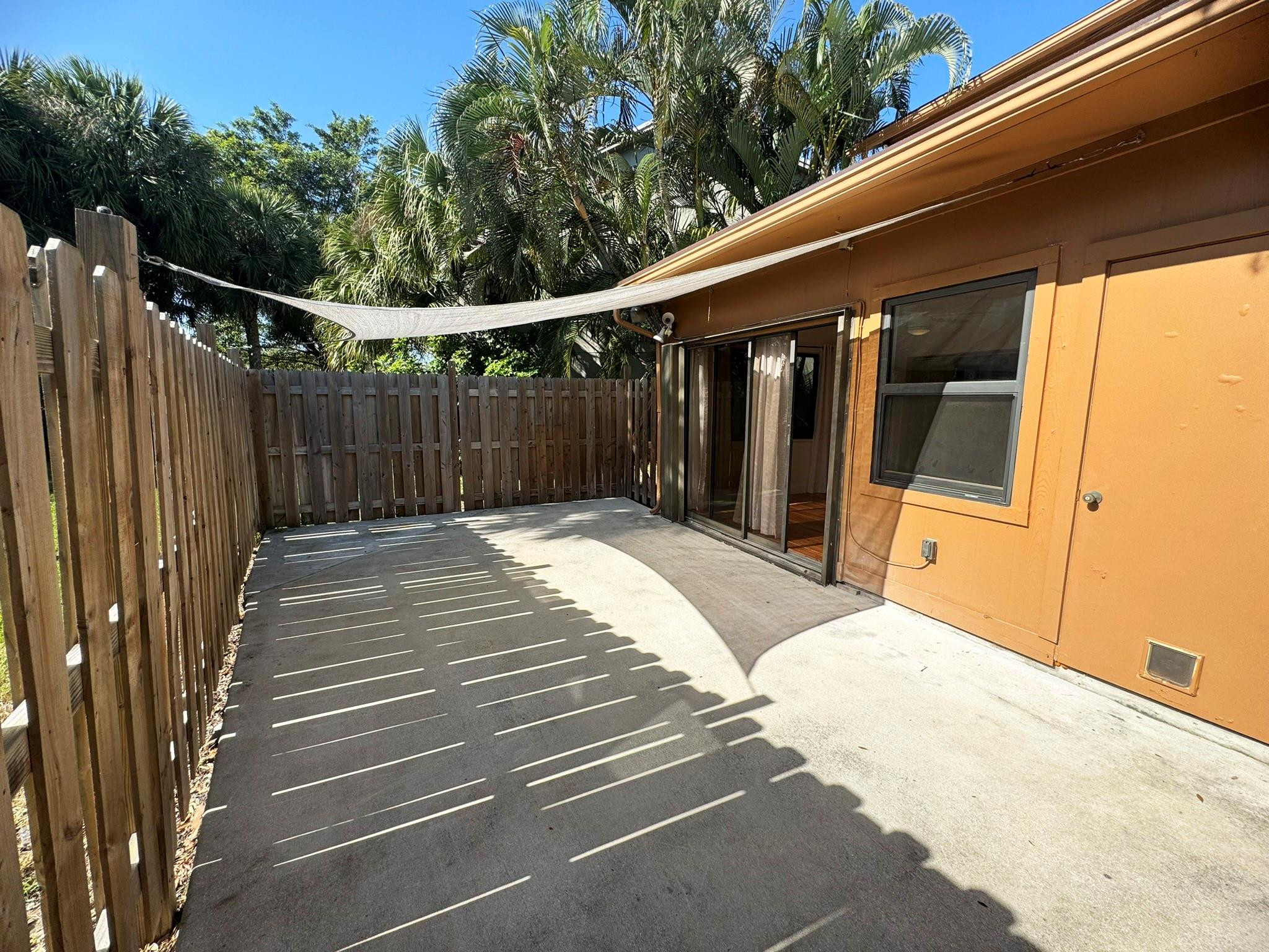 SANDTREE - Residential Lease