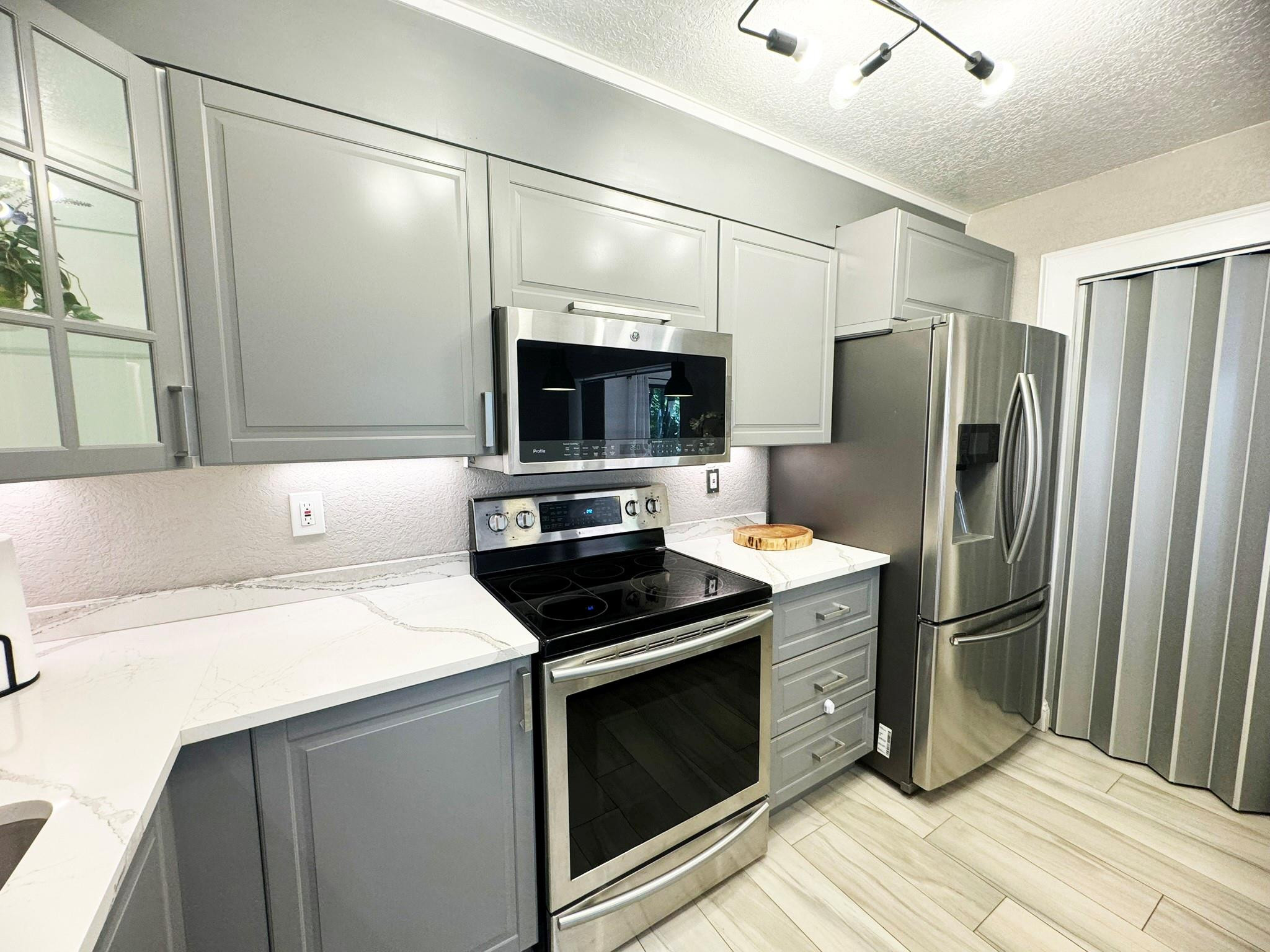 SANDTREE - Residential Lease