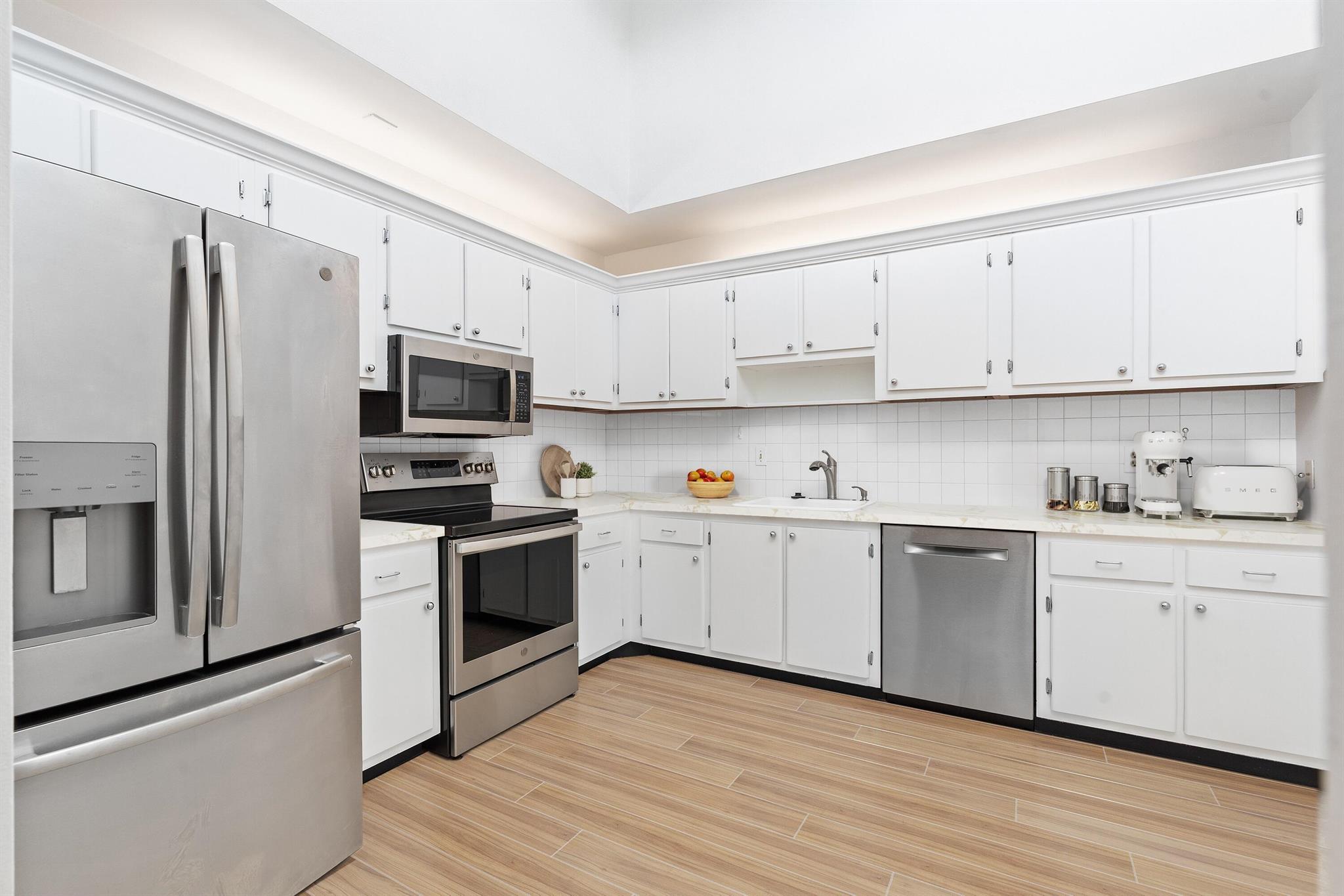 RAINBERRY BAY - Residential