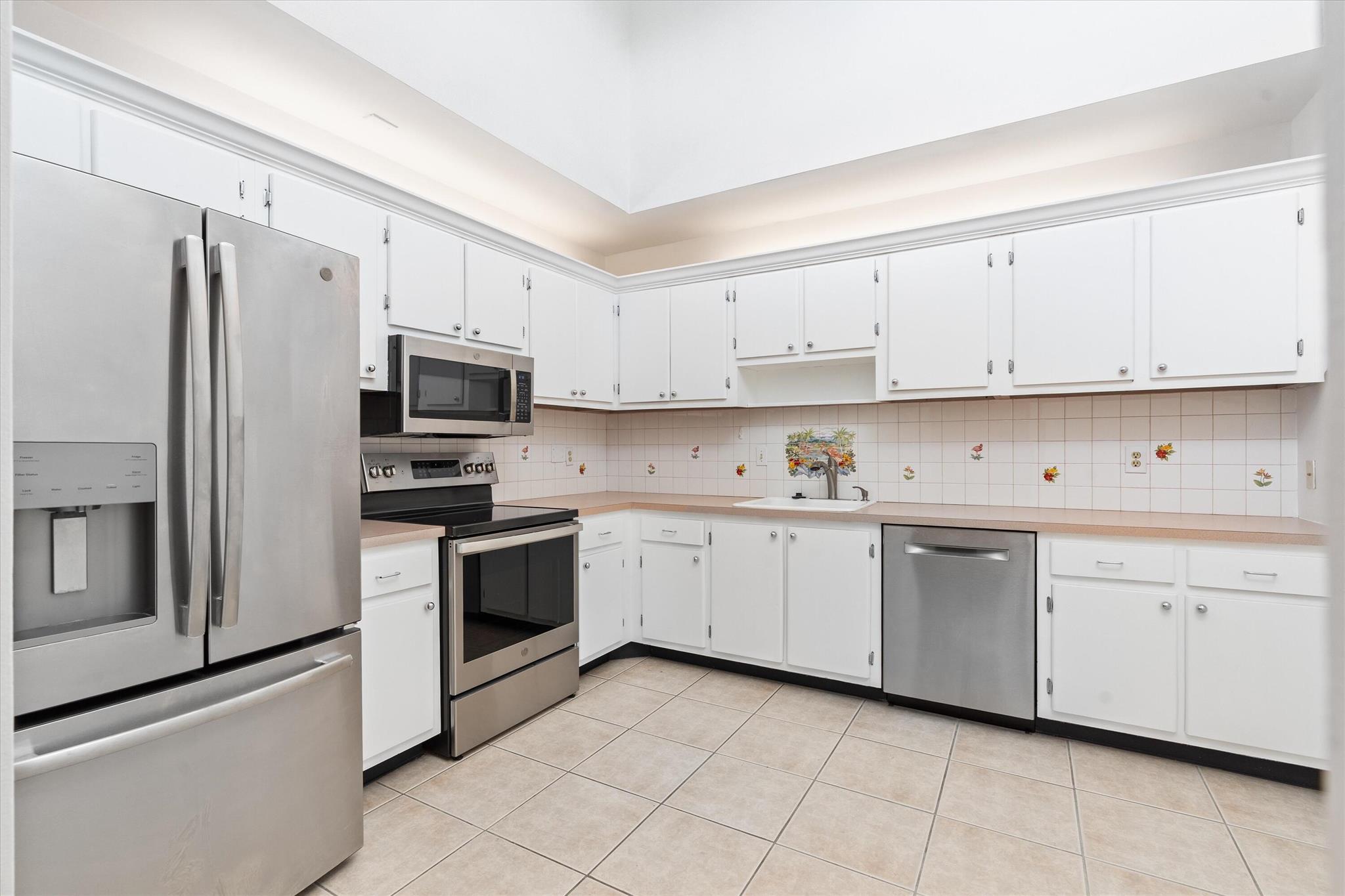 RAINBERRY BAY - Residential