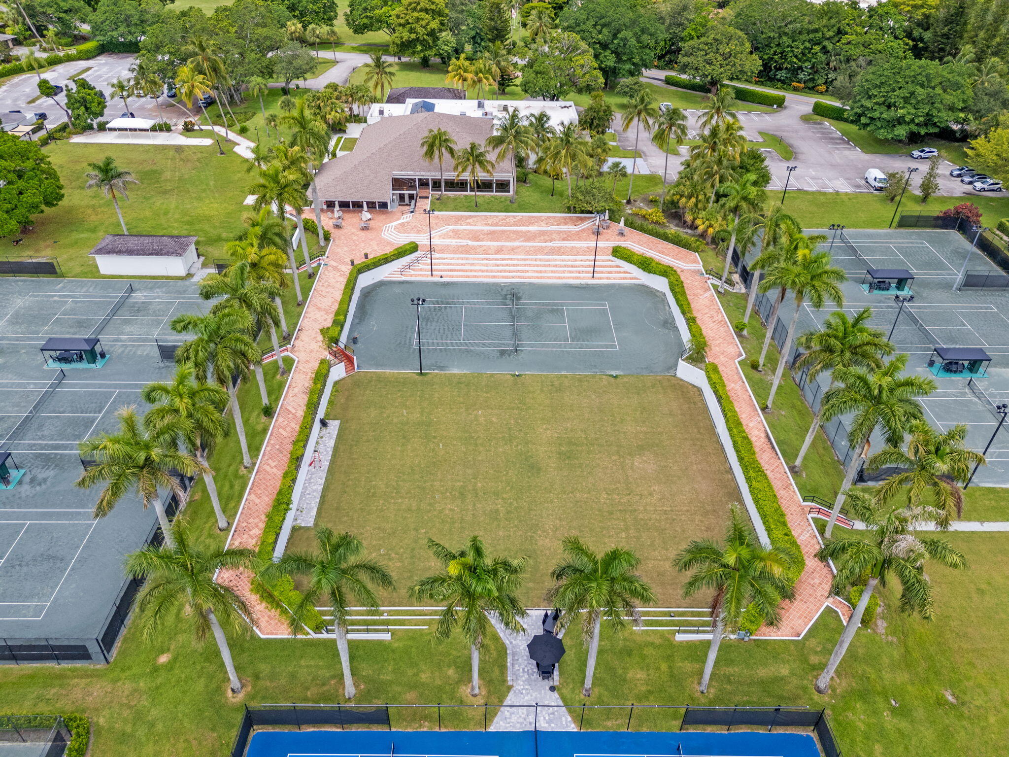WINDSOR WAY 1 - Residential