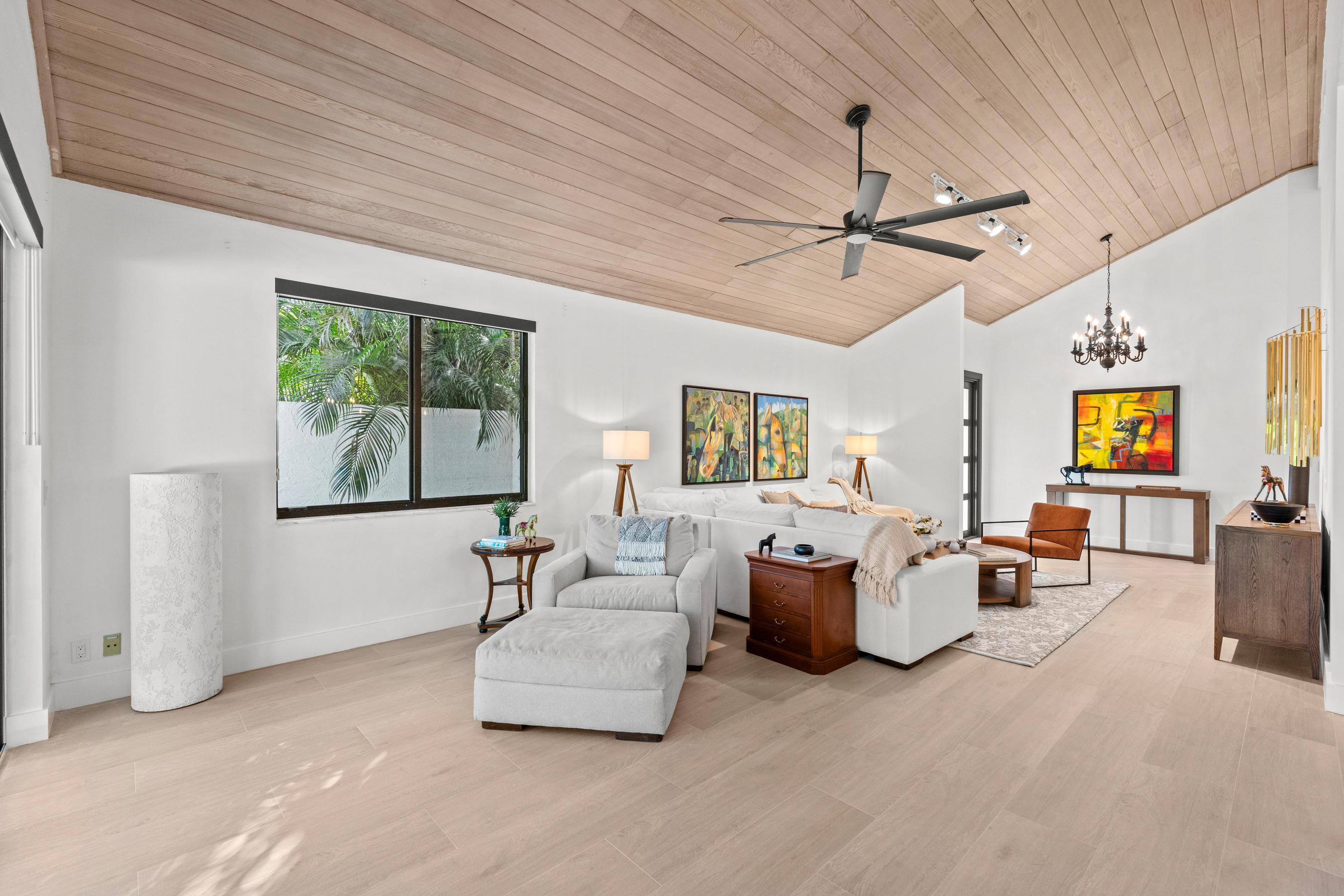 WINDSOR WAY 1 - Residential