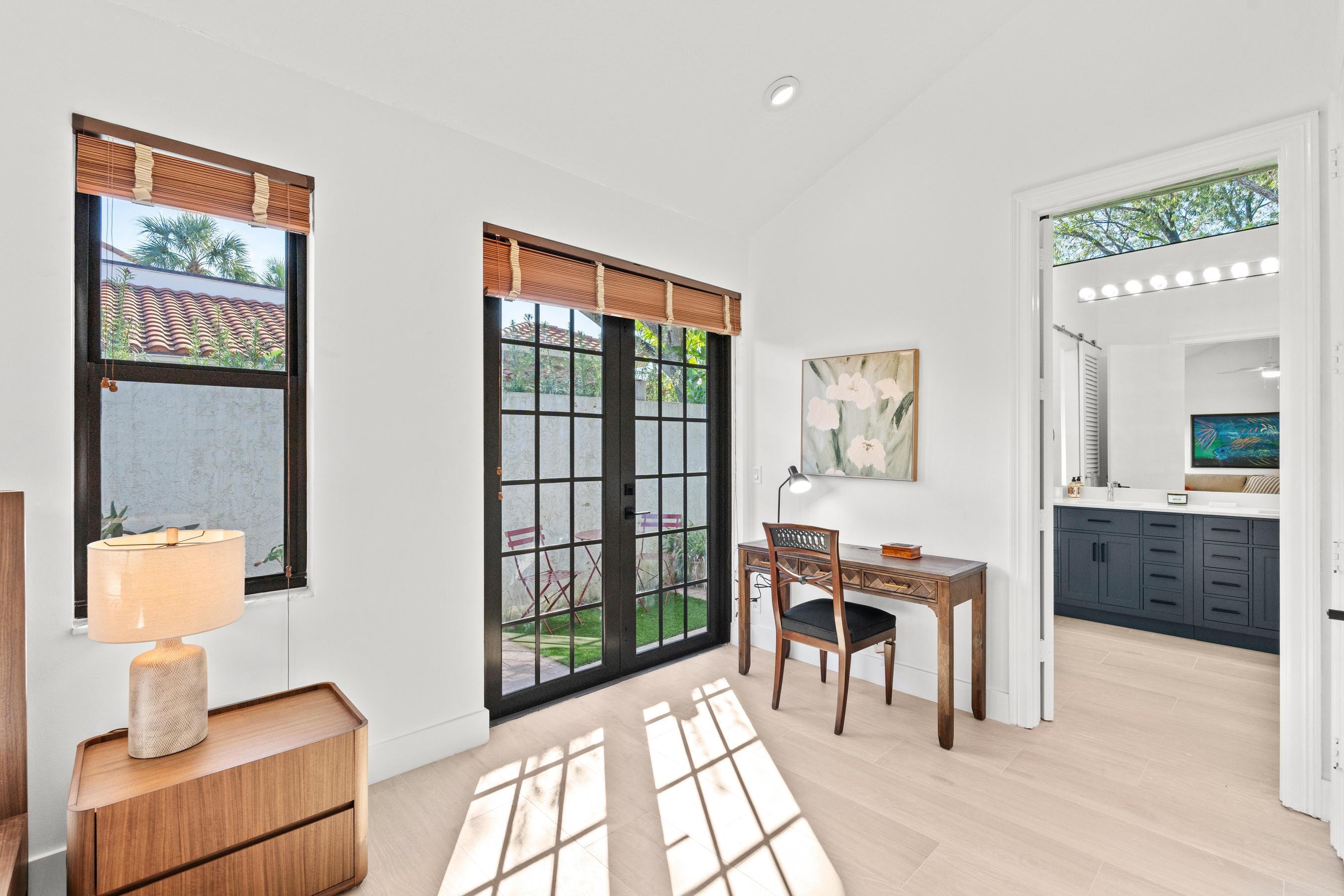 WINDSOR WAY 1 - Residential