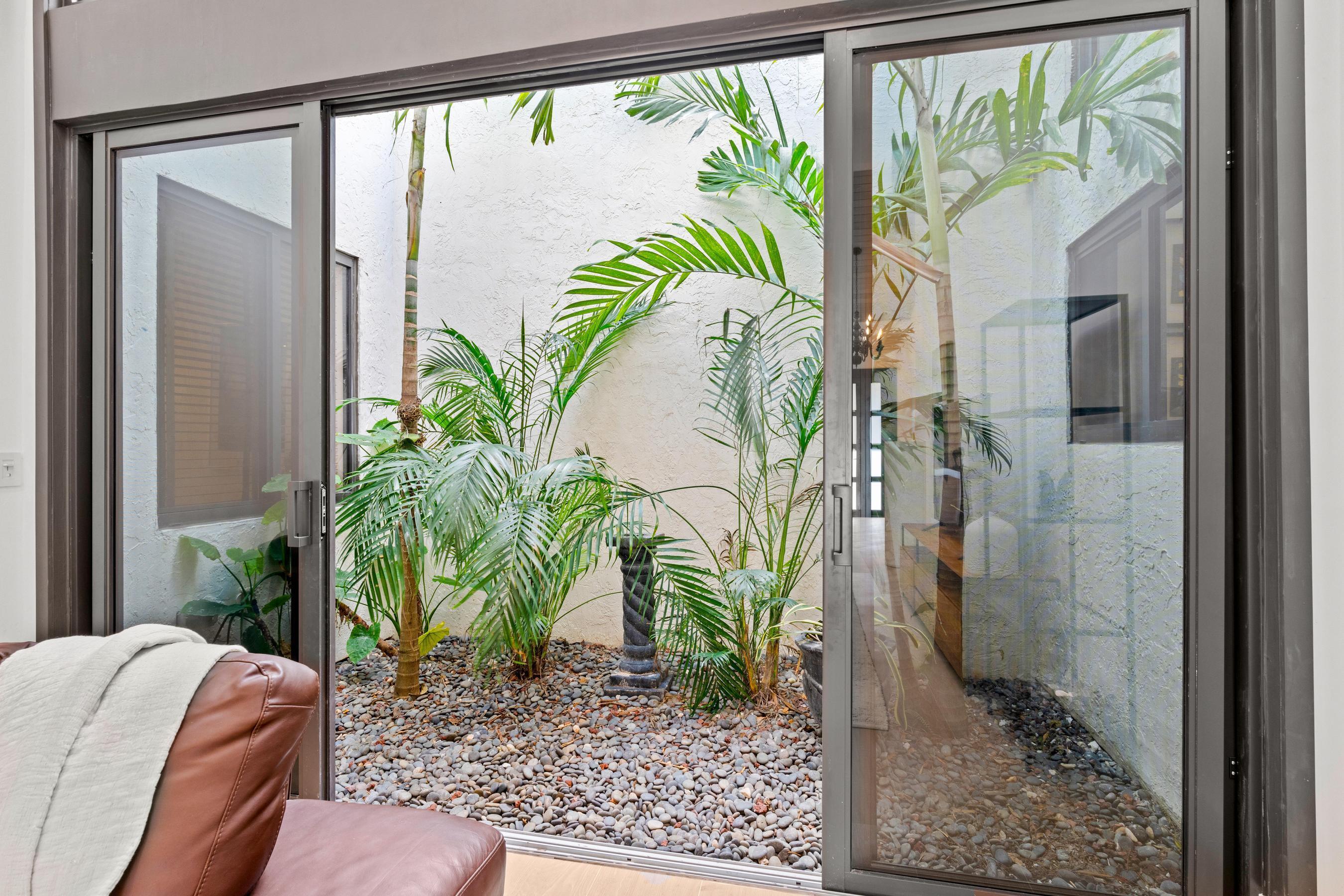 WINDSOR WAY 1 - Residential