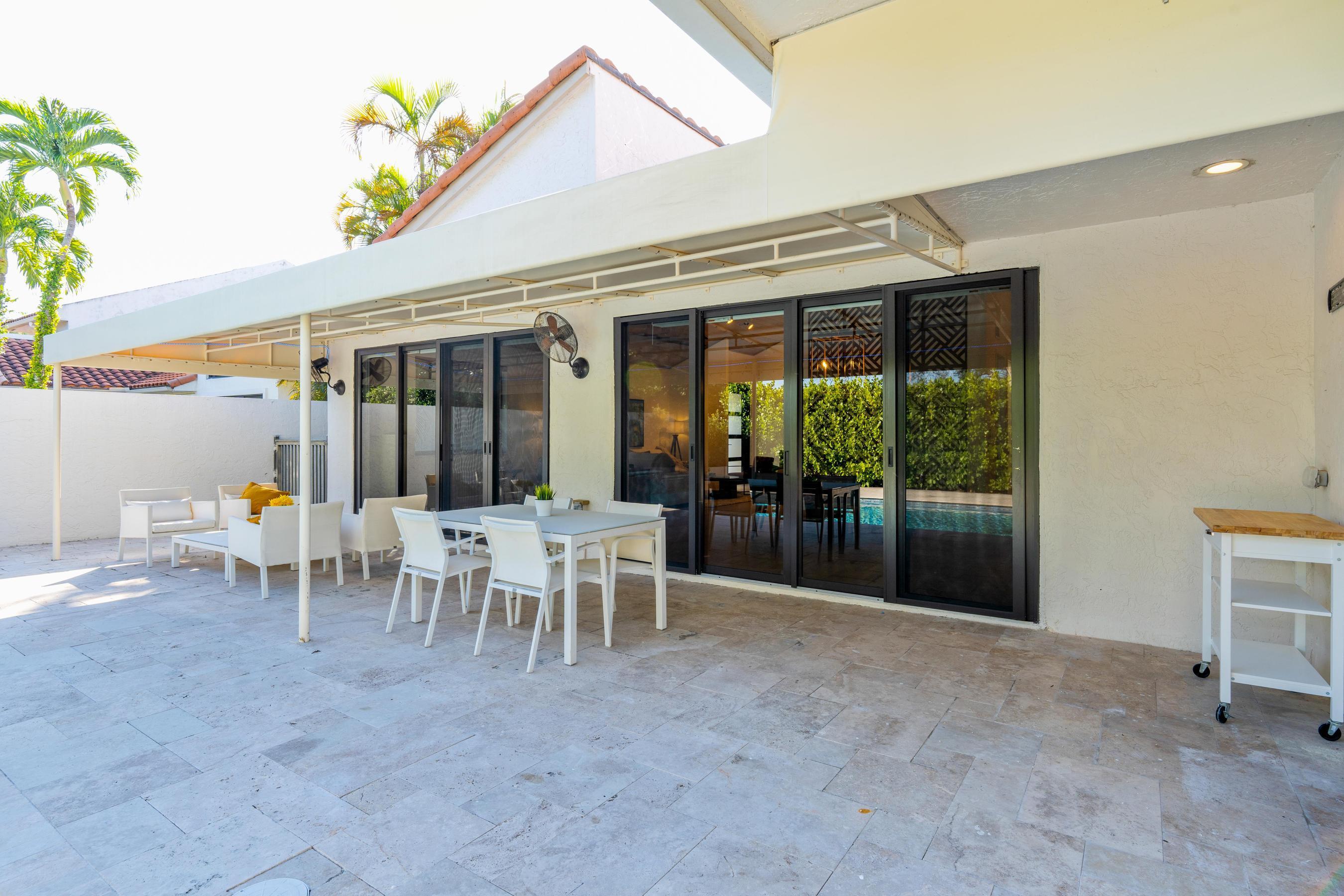 WINDSOR WAY 1 - Residential