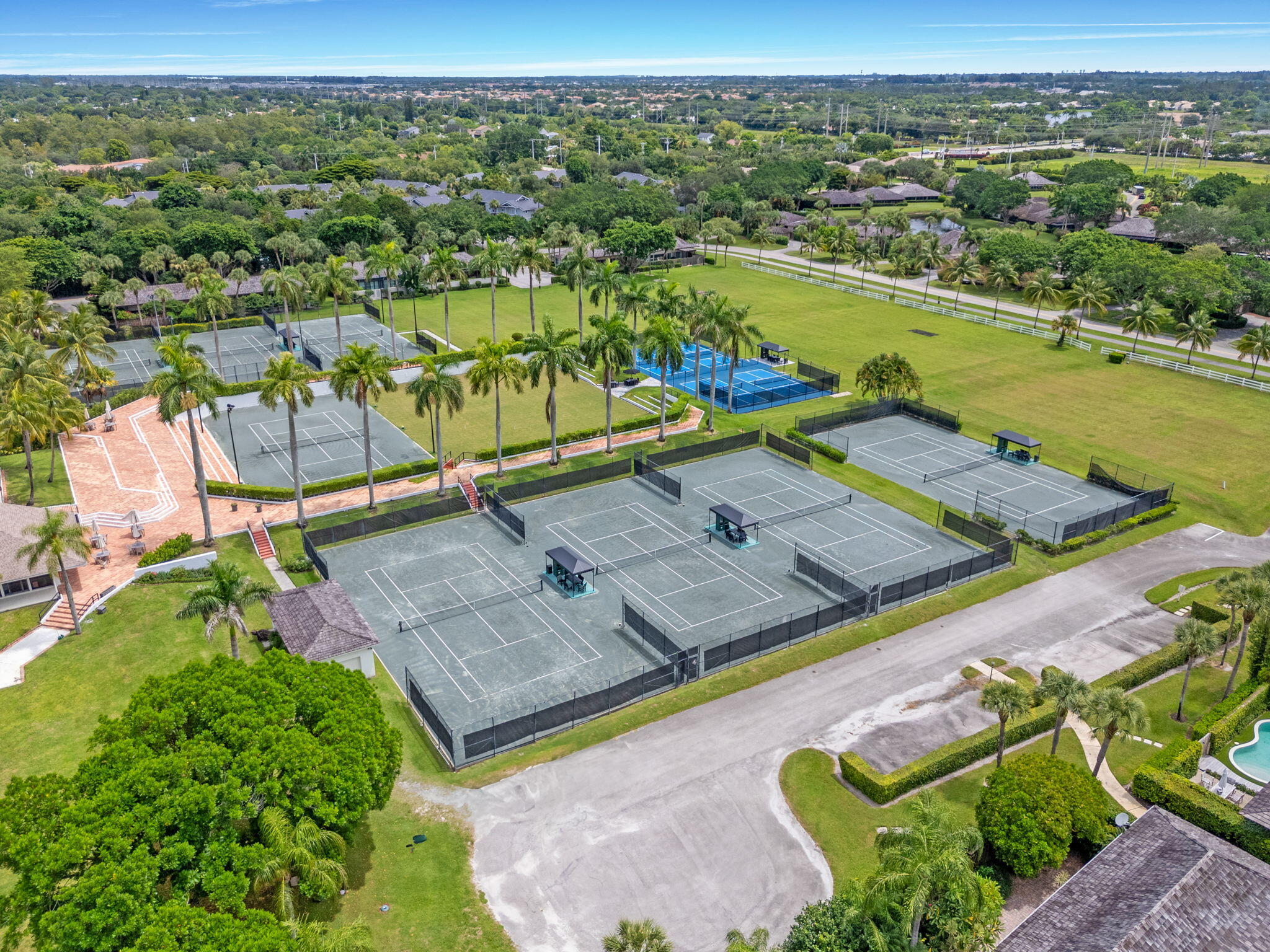 WINDSOR WAY 1 - Residential