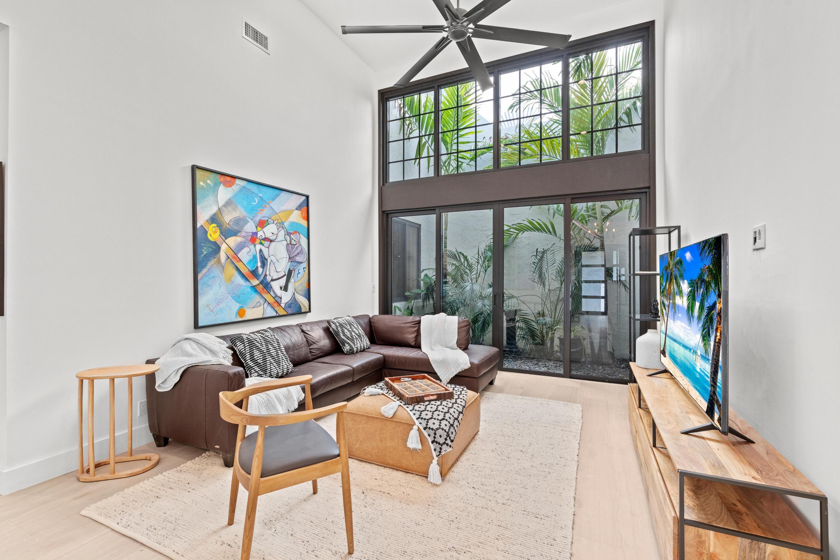 WINDSOR WAY 1 - Residential